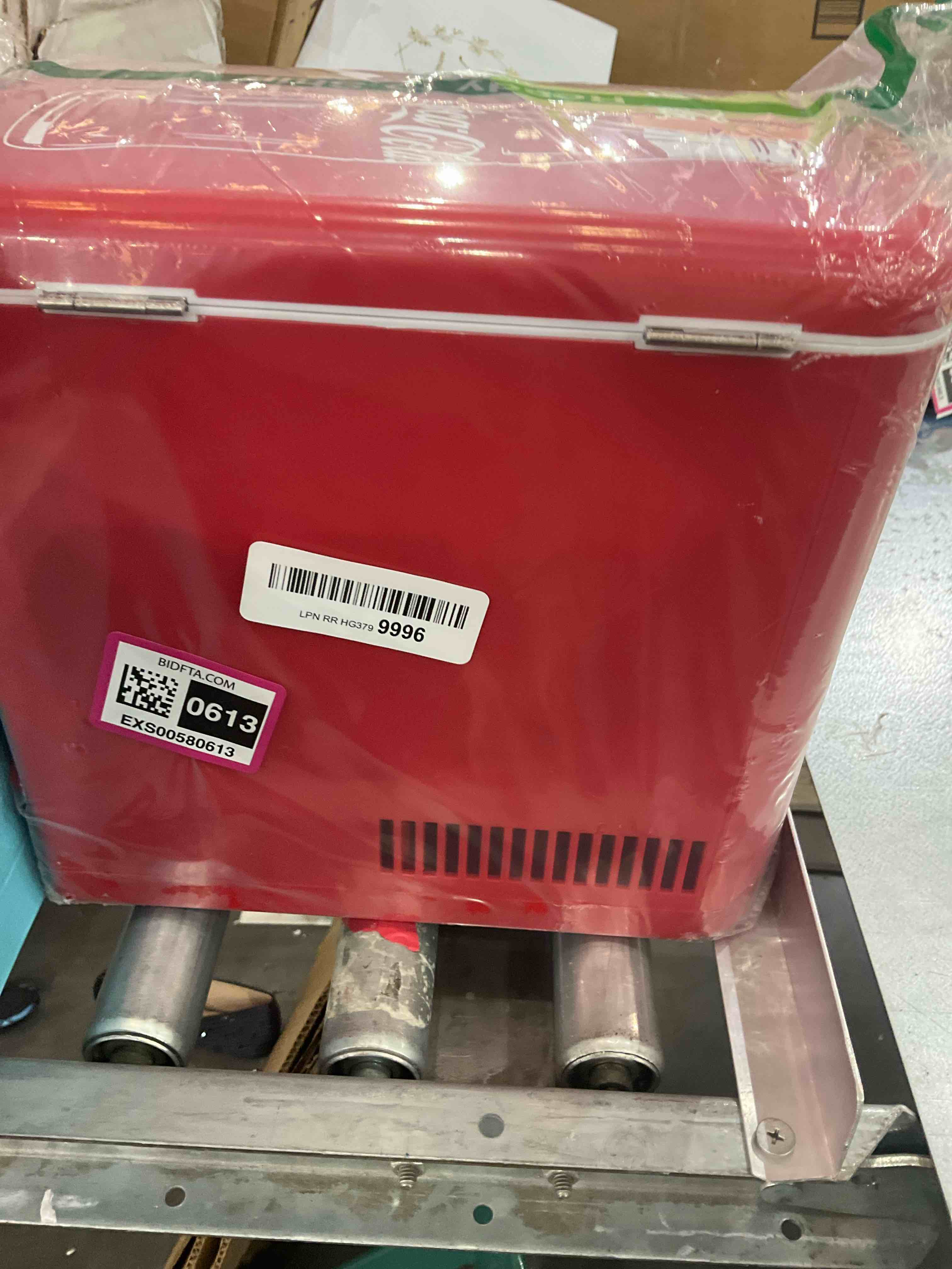 https://s3.amazonaws.com/lotting-images-prod/bidfta/EXS00580613_1700077502567.jpeg