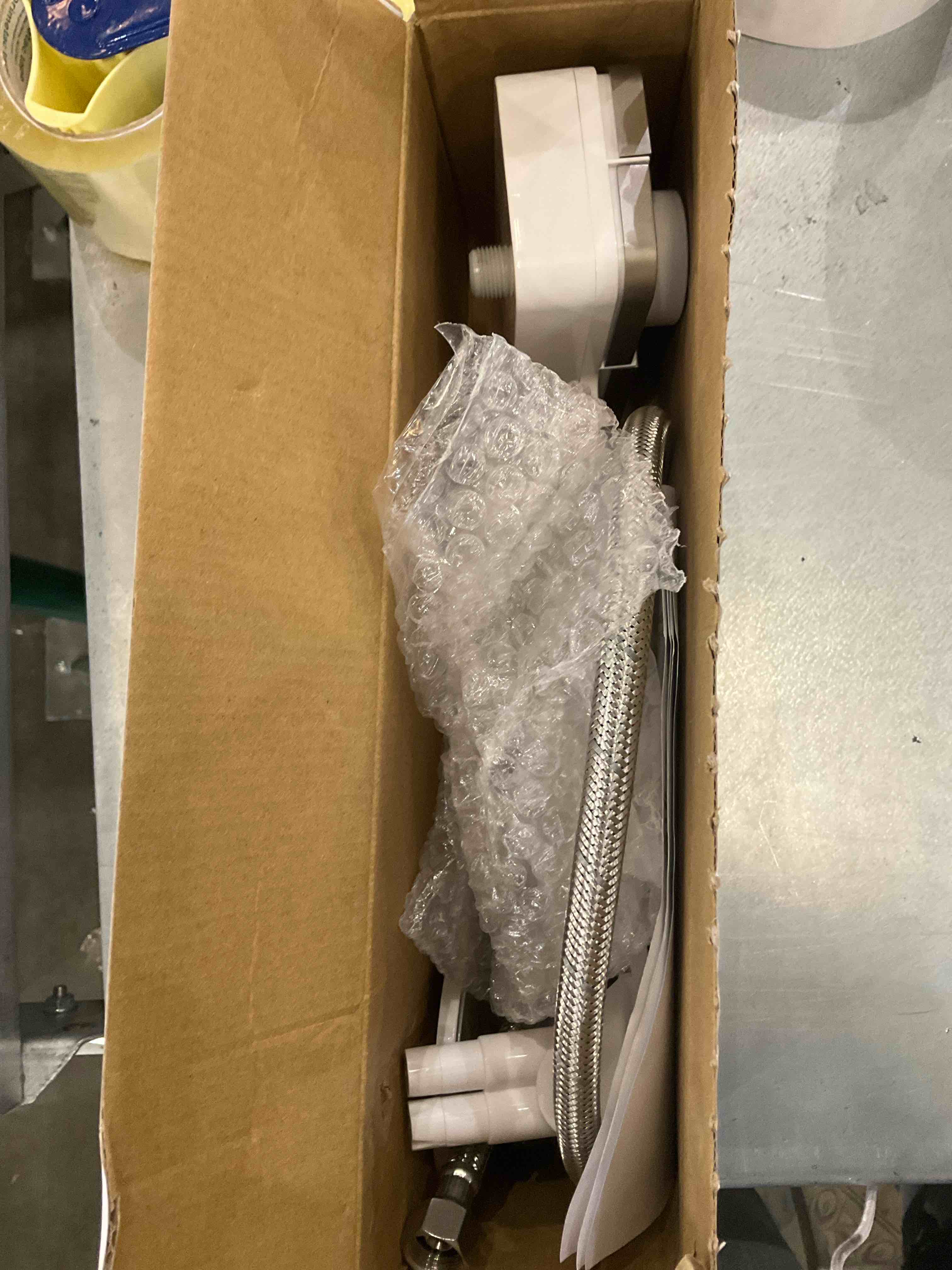 https://s3.amazonaws.com/lotting-images-prod/bidfta/EXS00580758_1700163889290.jpeg