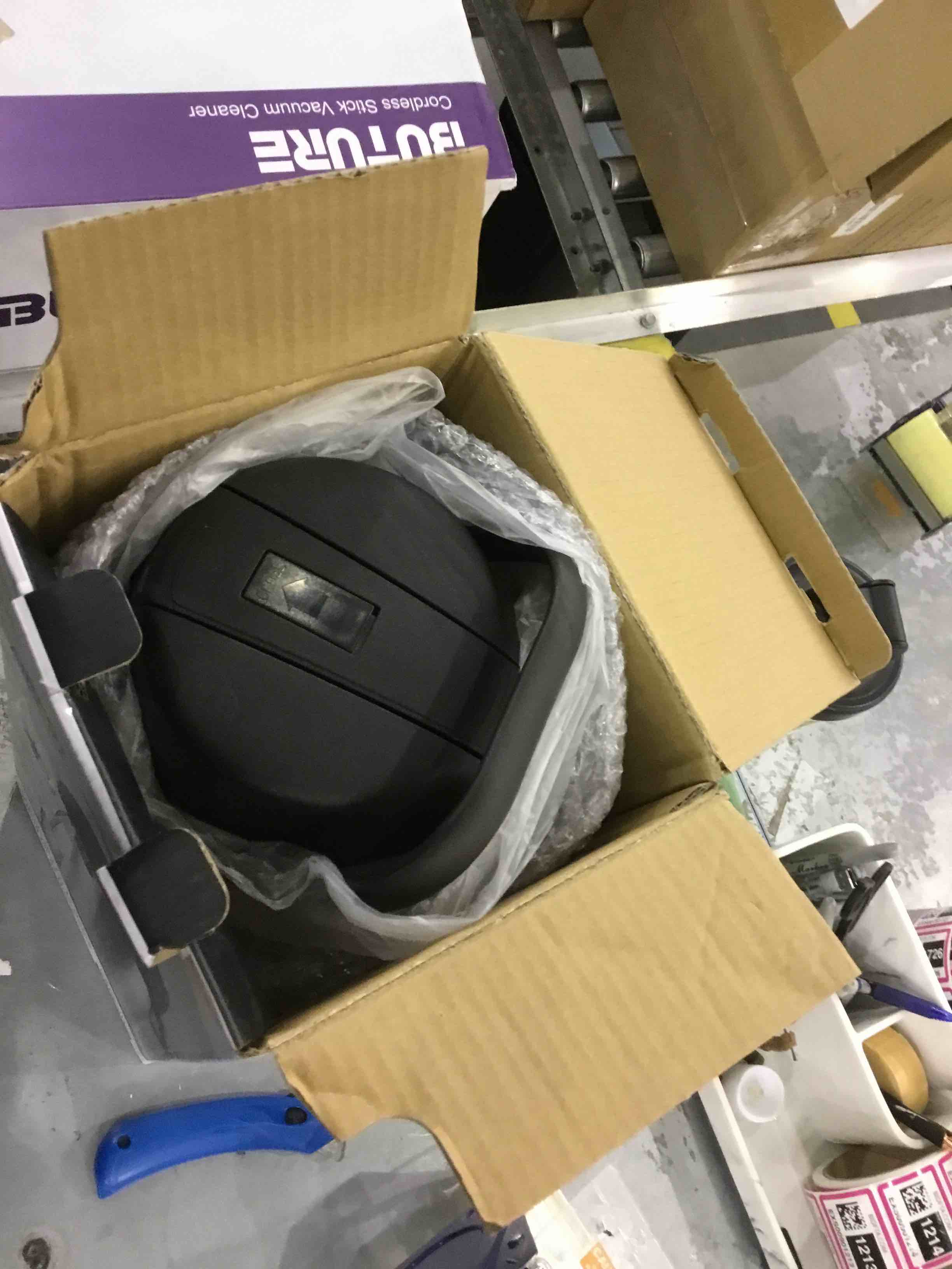https://s3.amazonaws.com/lotting-images-prod/bidfta/EXS00581226_1701261741603.jpeg