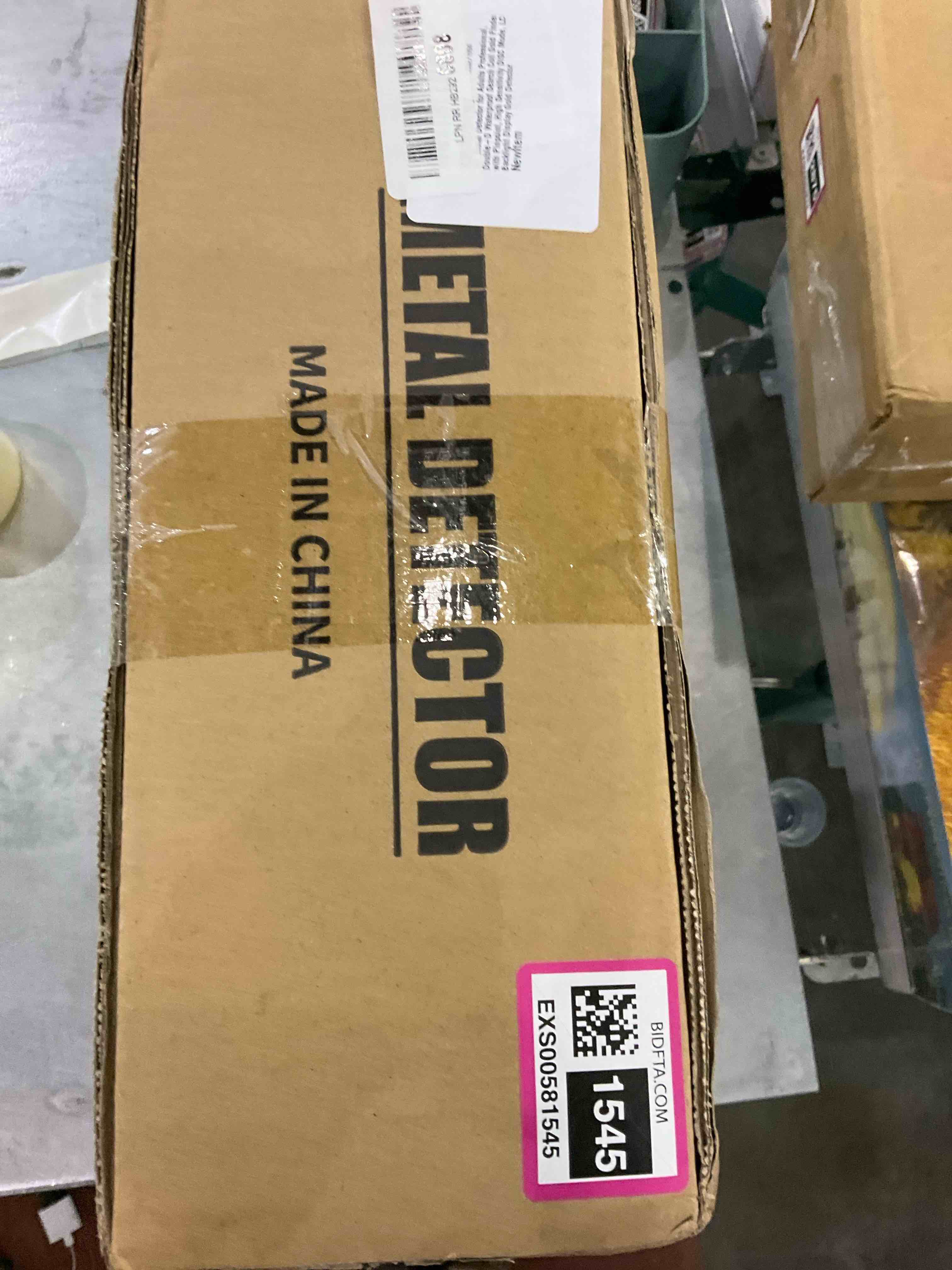 https://s3.amazonaws.com/lotting-images-prod/bidfta/EXS00581545_1701434603772.jpeg