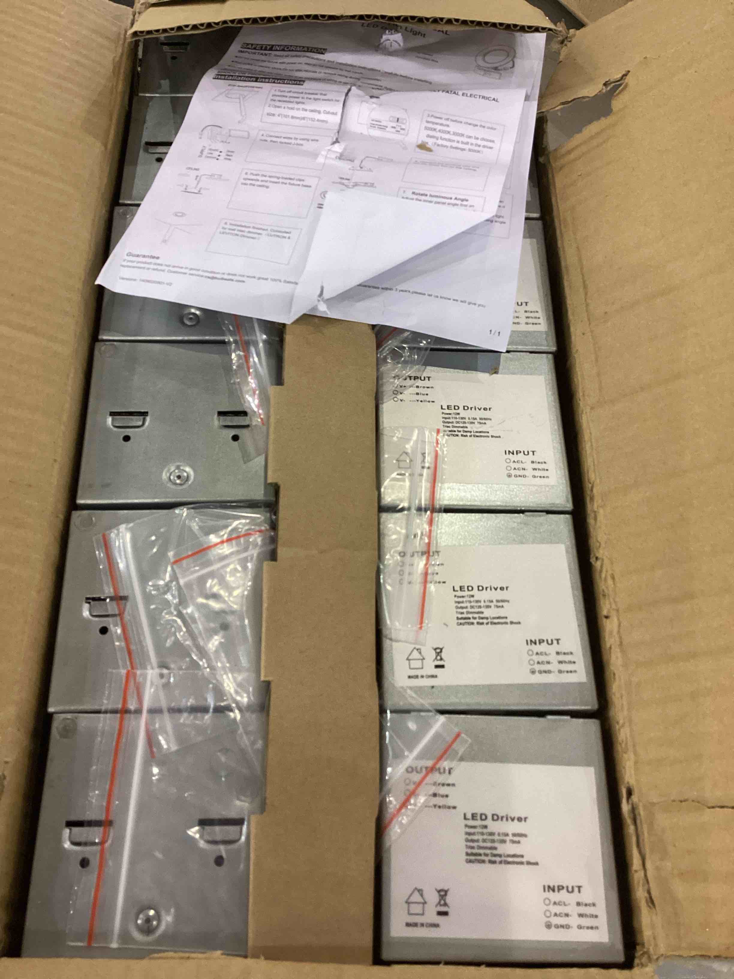 https://s3.amazonaws.com/lotting-images-prod/bidfta/EXS00581896_1703250518669.jpeg