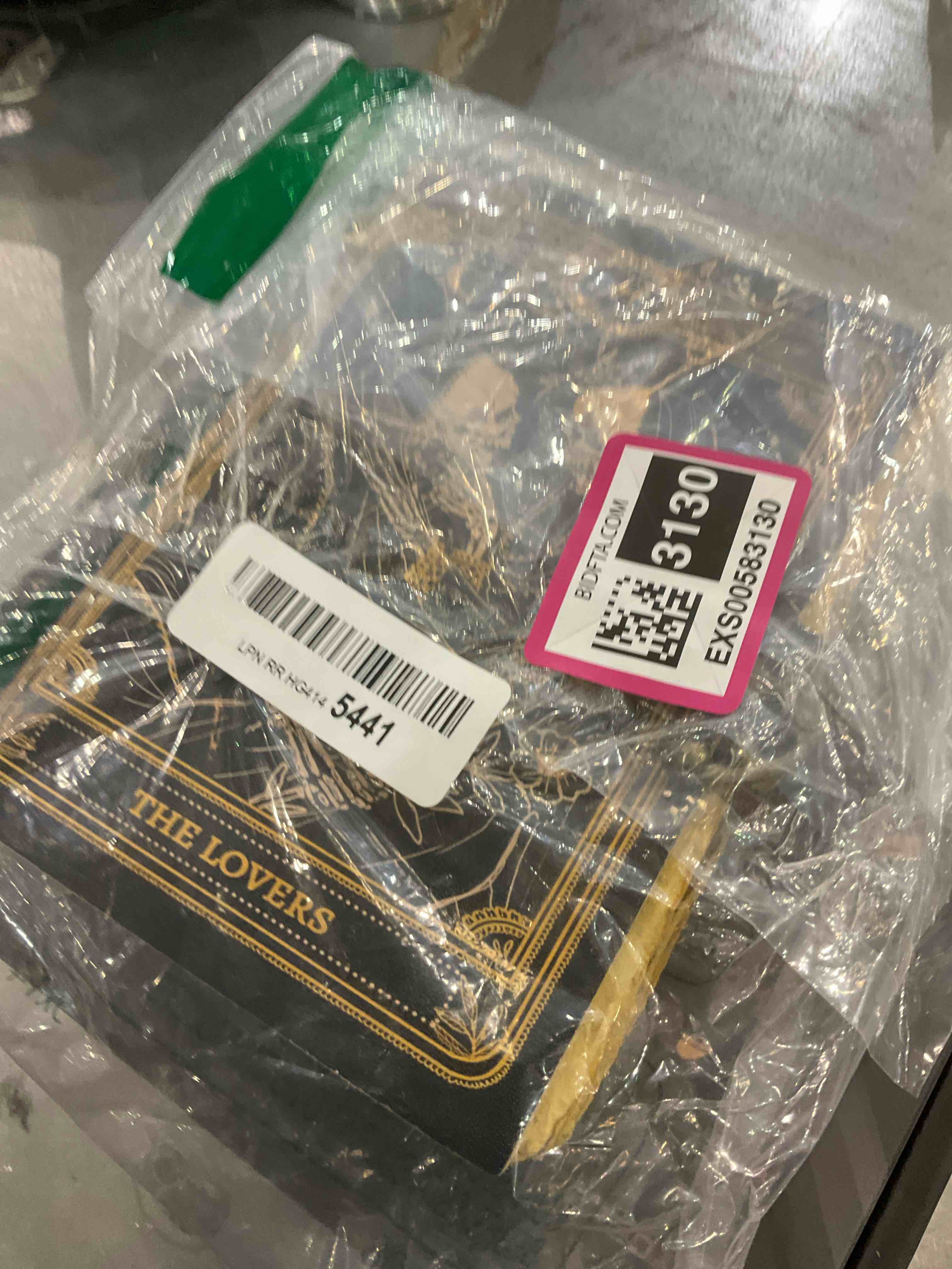 https://s3.amazonaws.com/lotting-images-prod/bidfta/EXS00583130_1702393741571.jpeg