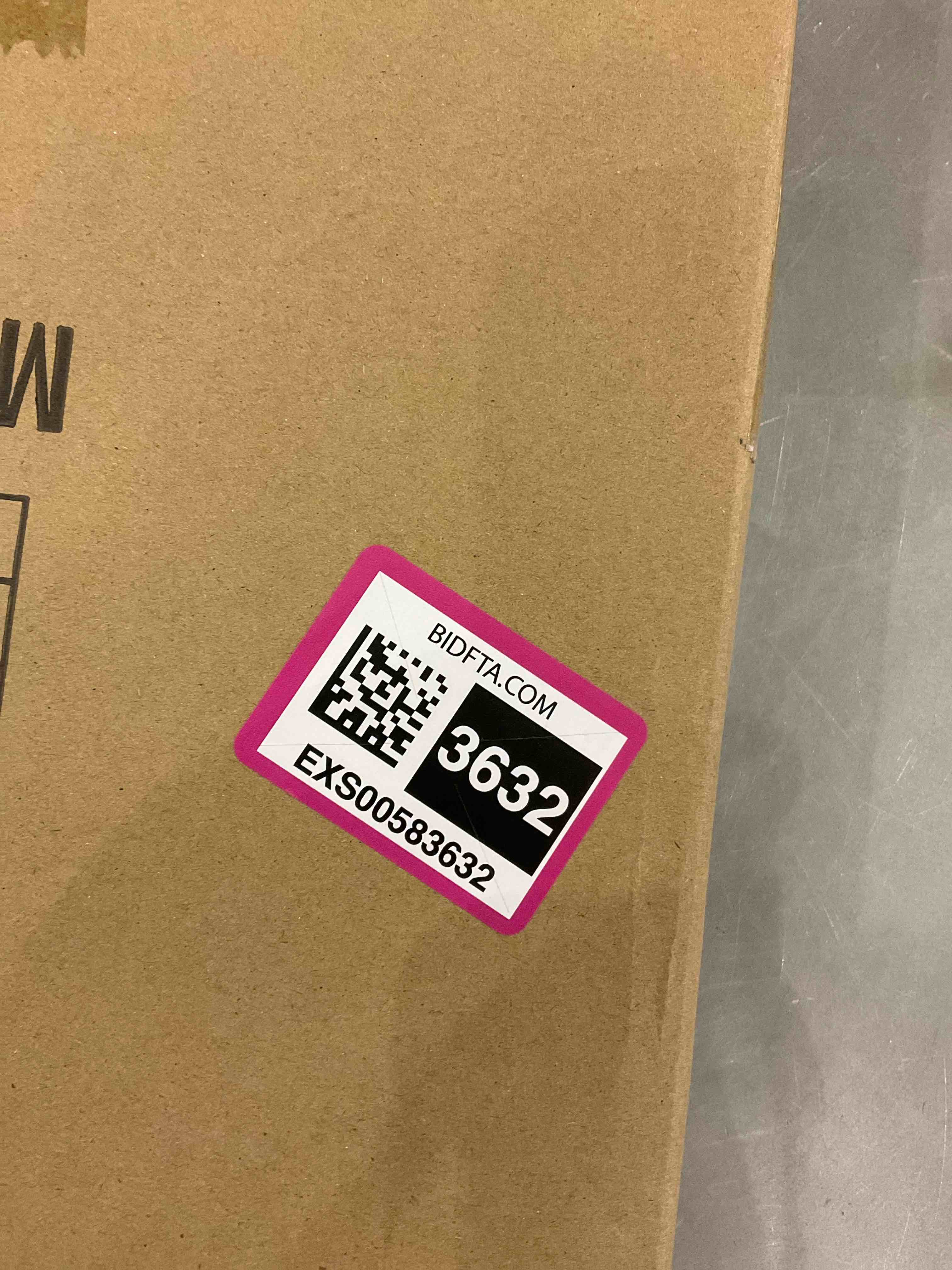 https://s3.amazonaws.com/lotting-images-prod/bidfta/EXS00583632_1702560990587.jpeg