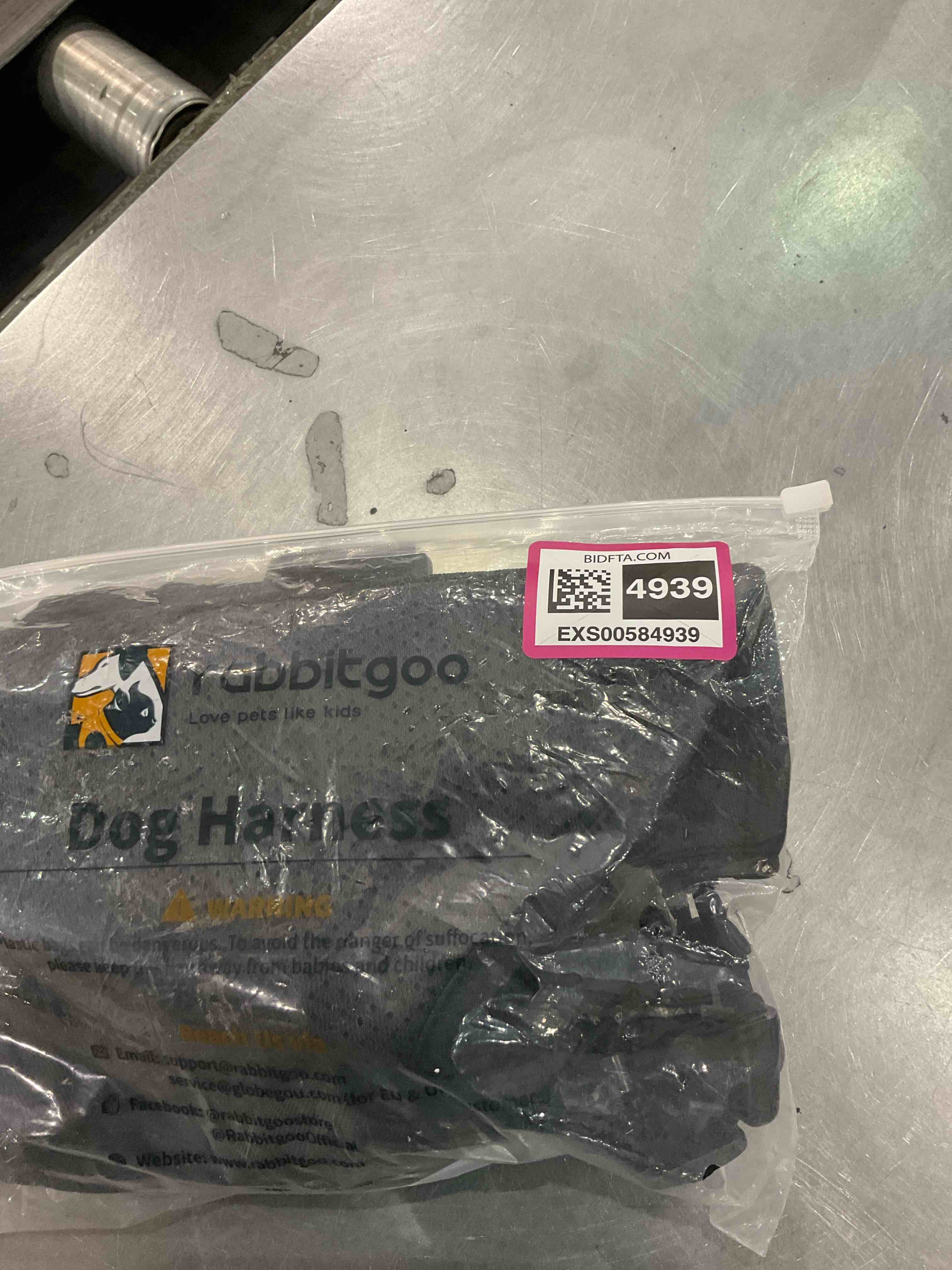 https://s3.amazonaws.com/lotting-images-prod/bidfta/EXS00584939_1701459125553.jpeg