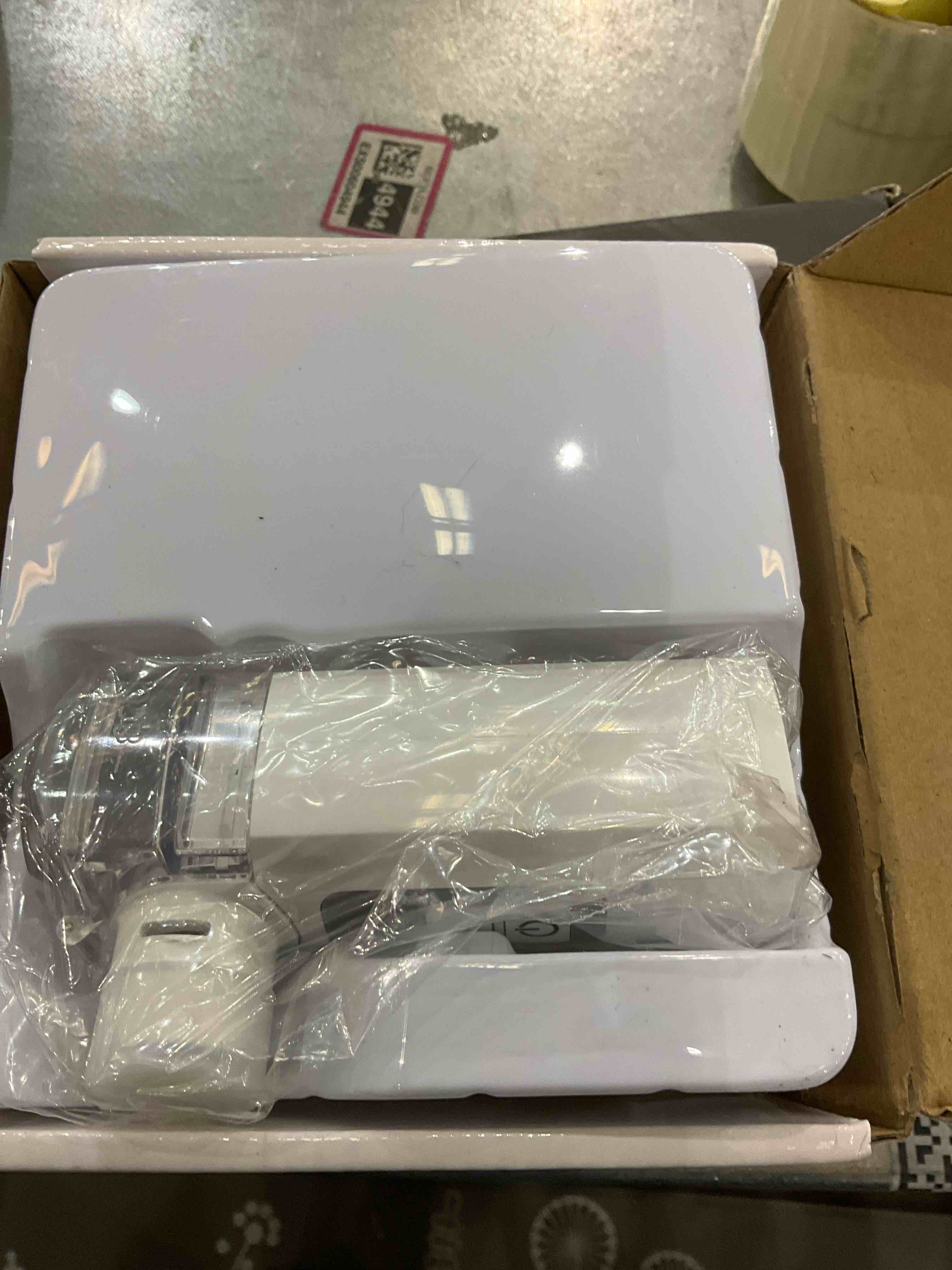 https://s3.amazonaws.com/lotting-images-prod/bidfta/EXS00586385_1702393616043.jpeg