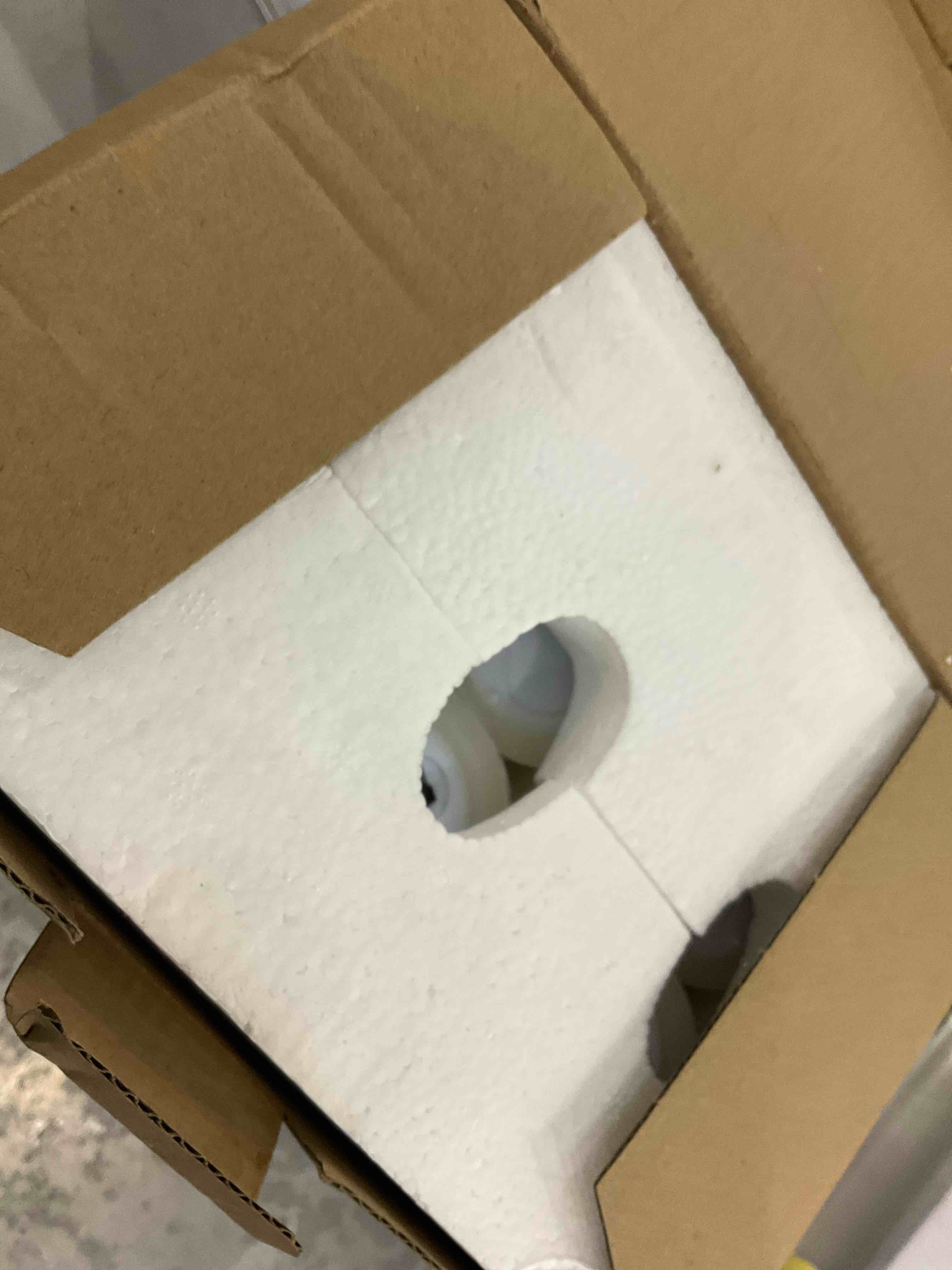 https://s3.amazonaws.com/lotting-images-prod/bidfta/EXS00586738_1701695933647.jpeg