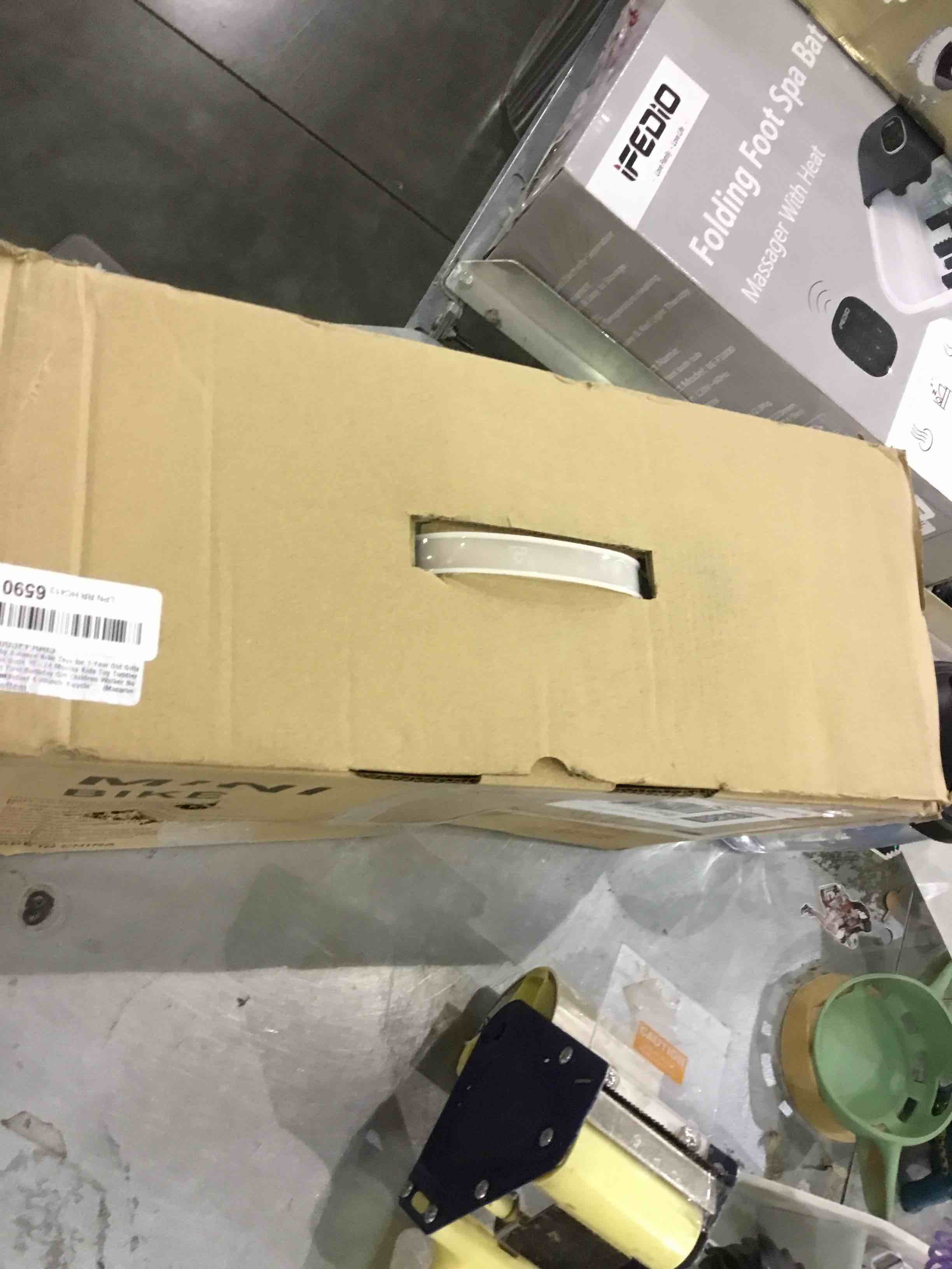 https://s3.amazonaws.com/lotting-images-prod/bidfta/EXS00586820_1701866483528.jpeg