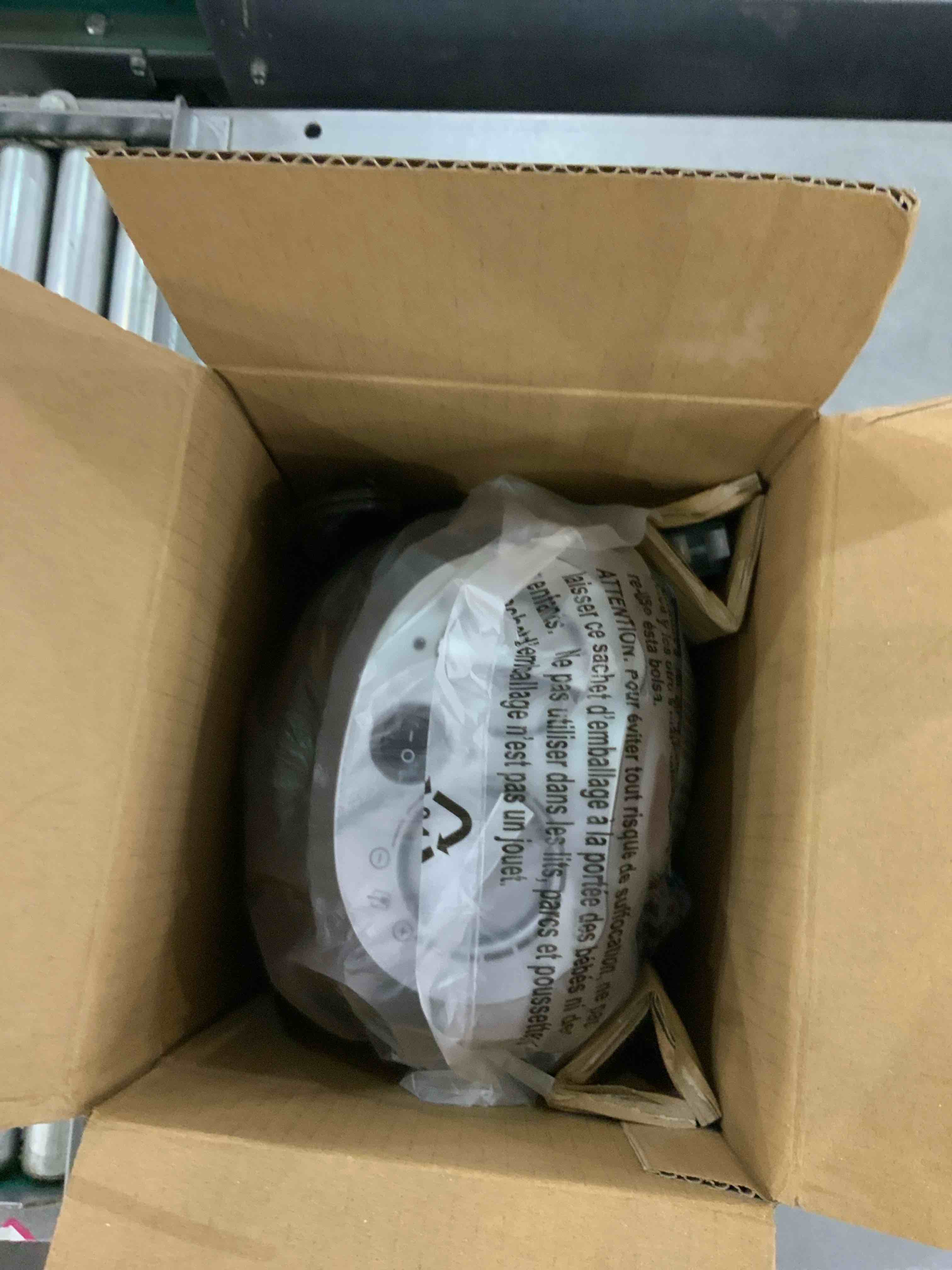 https://s3.amazonaws.com/lotting-images-prod/bidfta/EXS00587750_1701449773628.jpeg