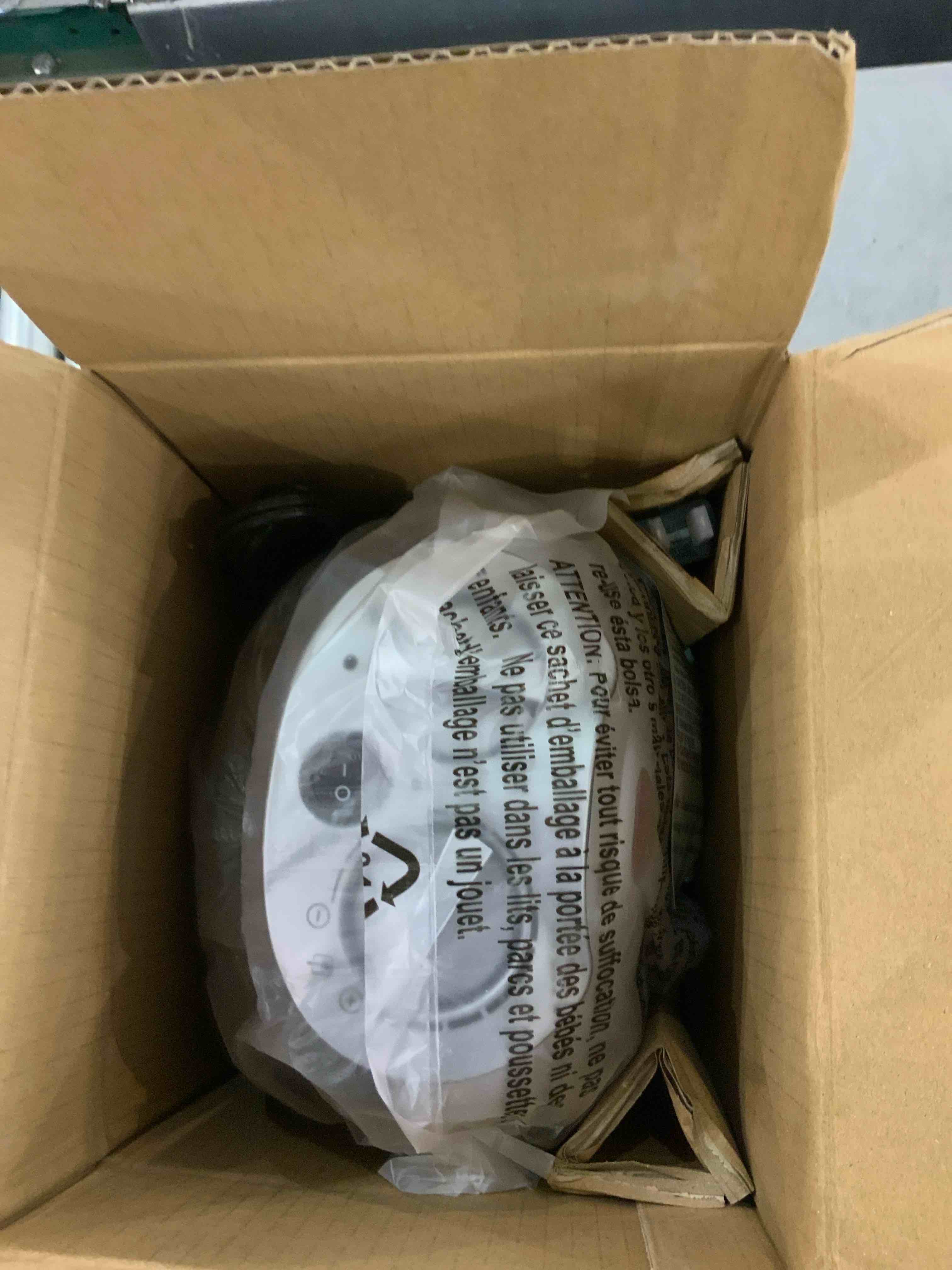https://s3.amazonaws.com/lotting-images-prod/bidfta/EXS00587750_1701449774659.jpeg