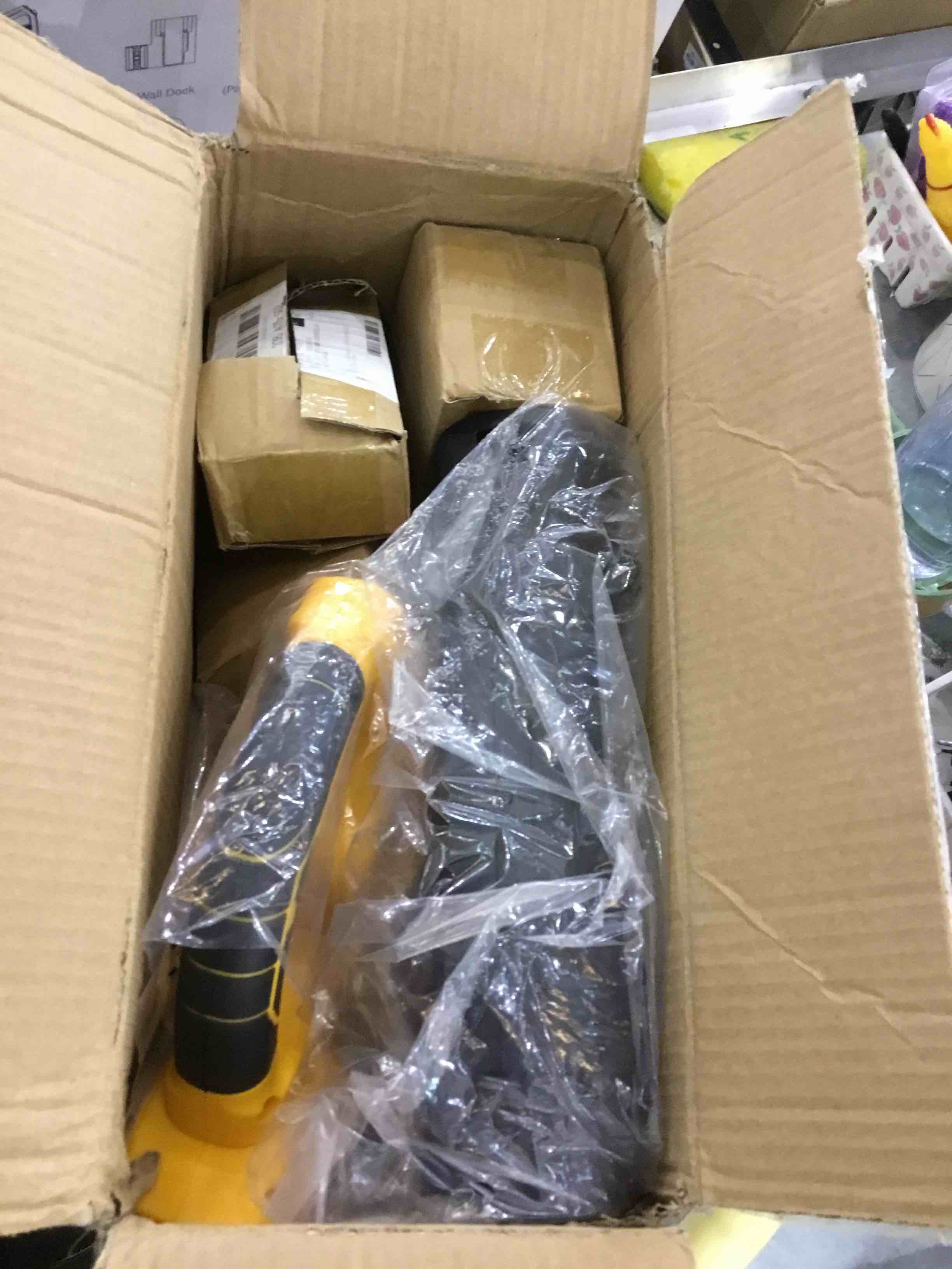https://s3.amazonaws.com/lotting-images-prod/bidfta/EXS00587871_1701804917406.jpeg