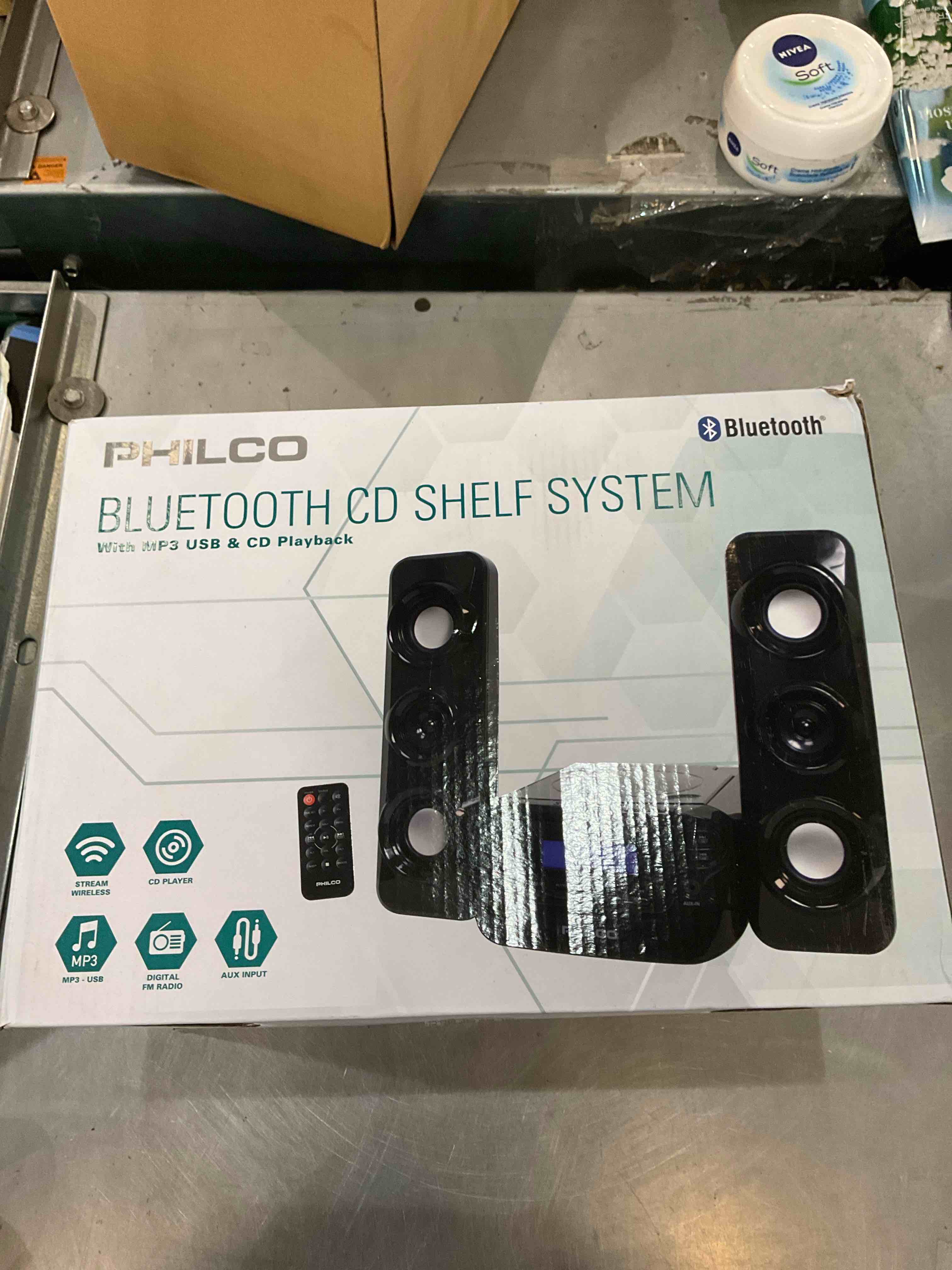 https://s3.amazonaws.com/lotting-images-prod/bidfta/EXS00588640_1701798532950.jpeg