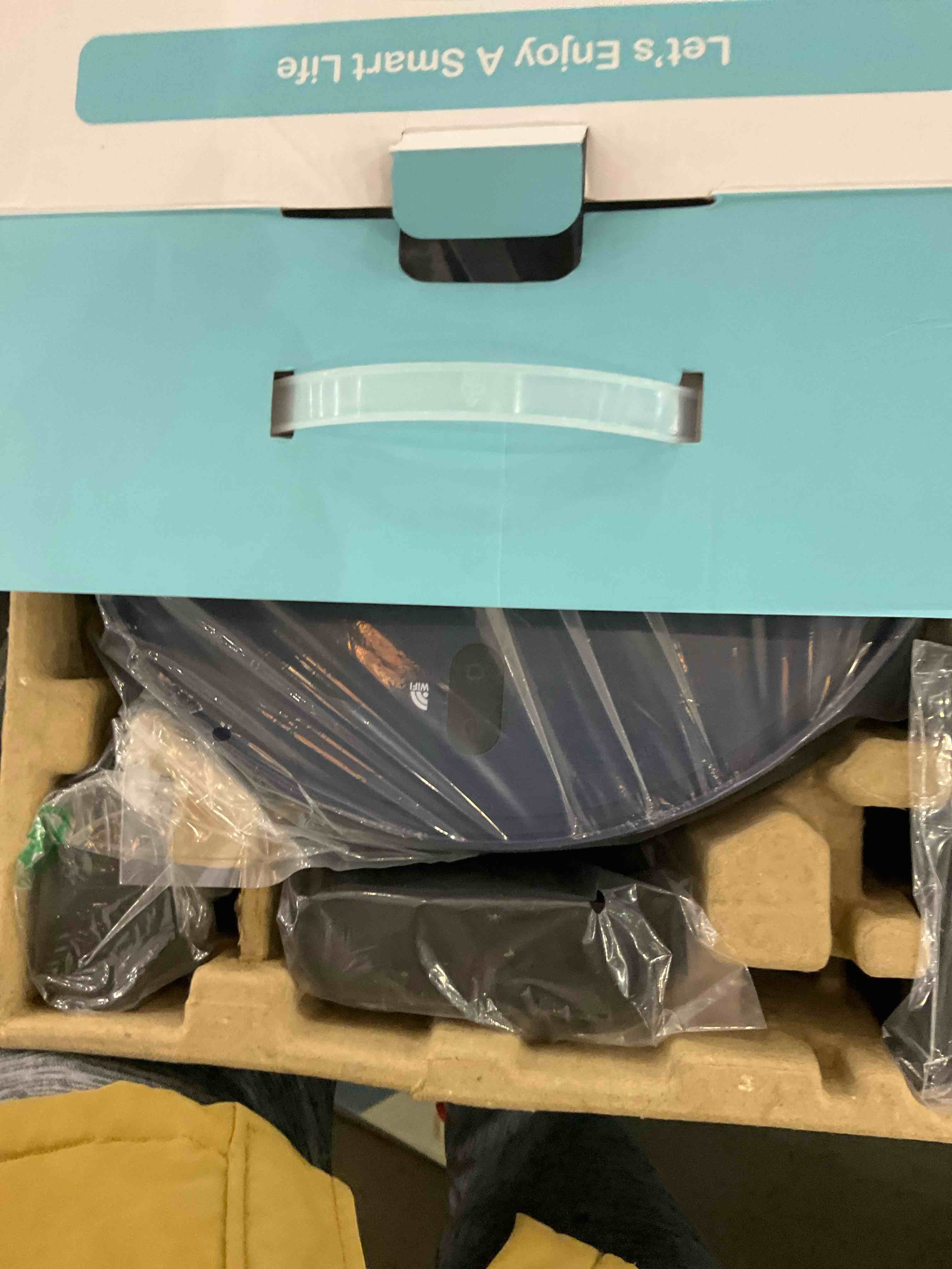 https://s3.amazonaws.com/lotting-images-prod/bidfta/EXS00589706_1701279744577.jpeg