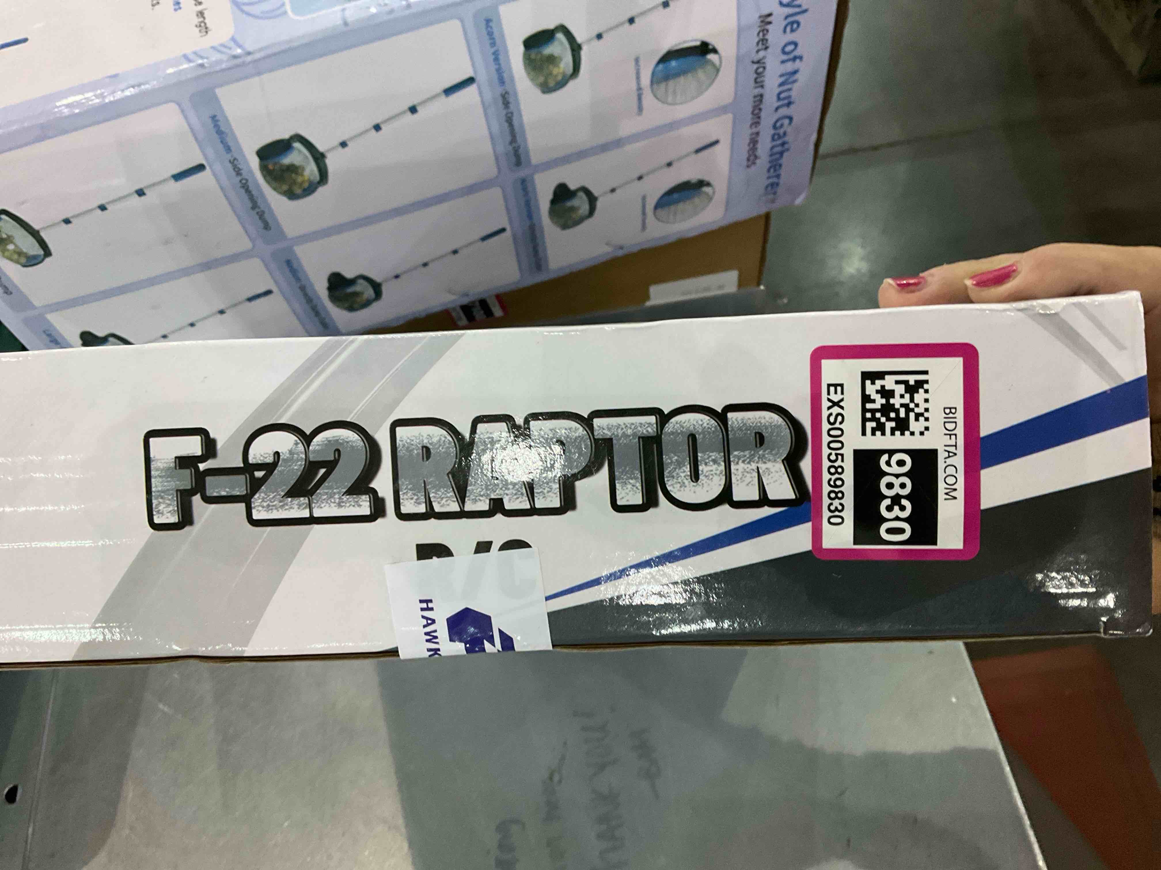https://s3.amazonaws.com/lotting-images-prod/bidfta/EXS00589830_1701434985209.jpeg