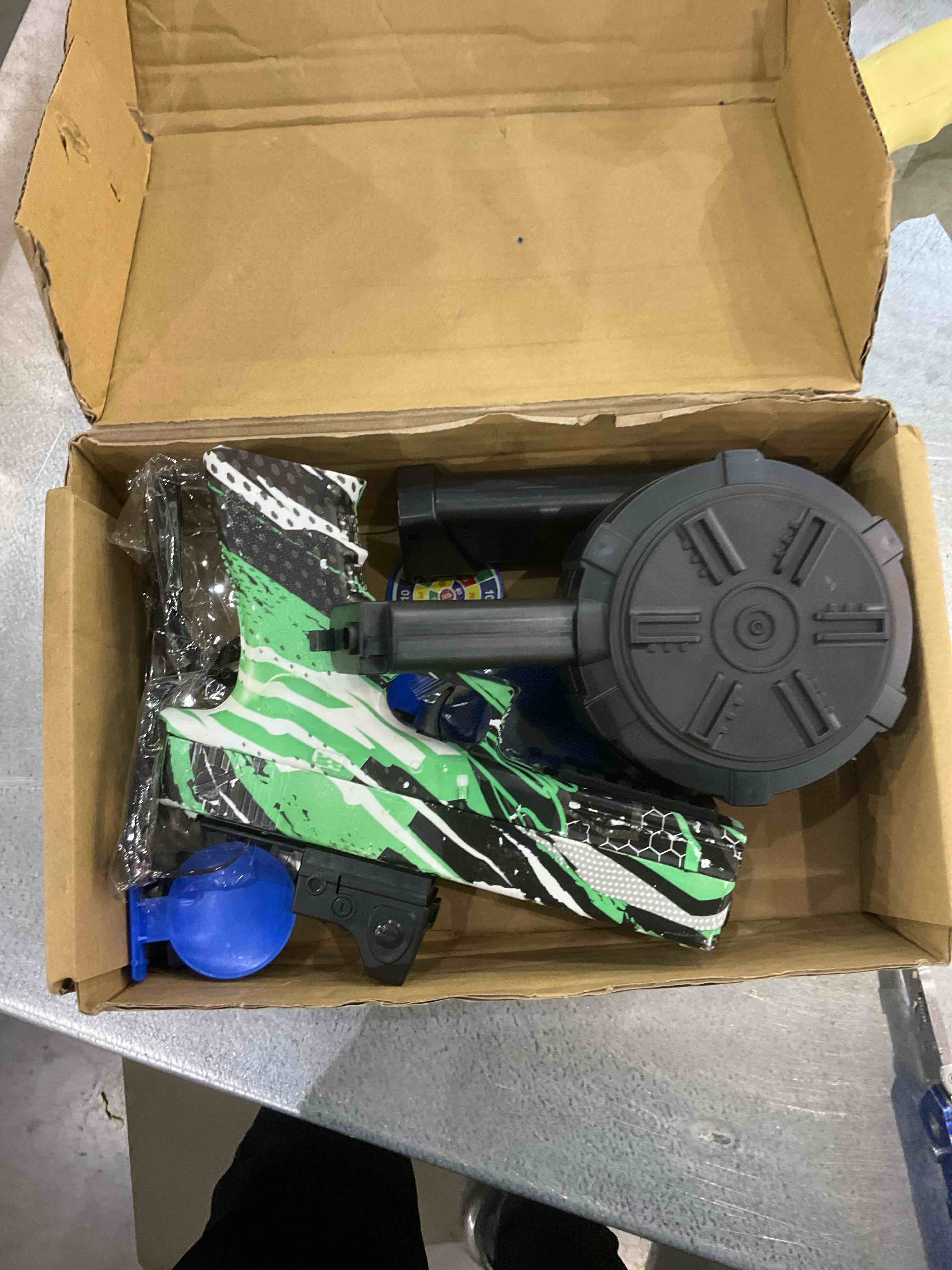 https://s3.amazonaws.com/lotting-images-prod/bidfta/EXS00590449_1700485622887.jpeg