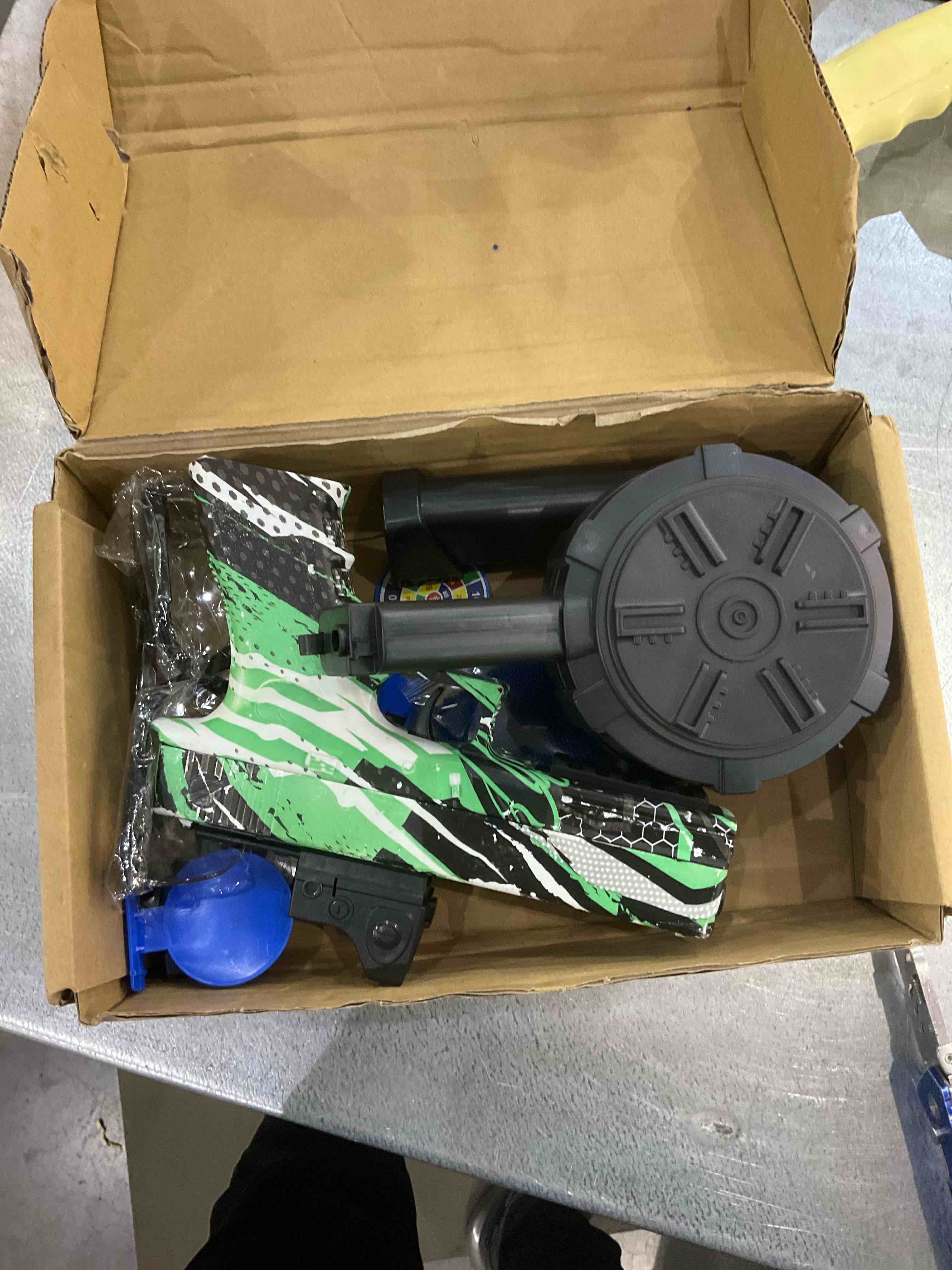 https://s3.amazonaws.com/lotting-images-prod/bidfta/EXS00590449_1700485624241.jpeg