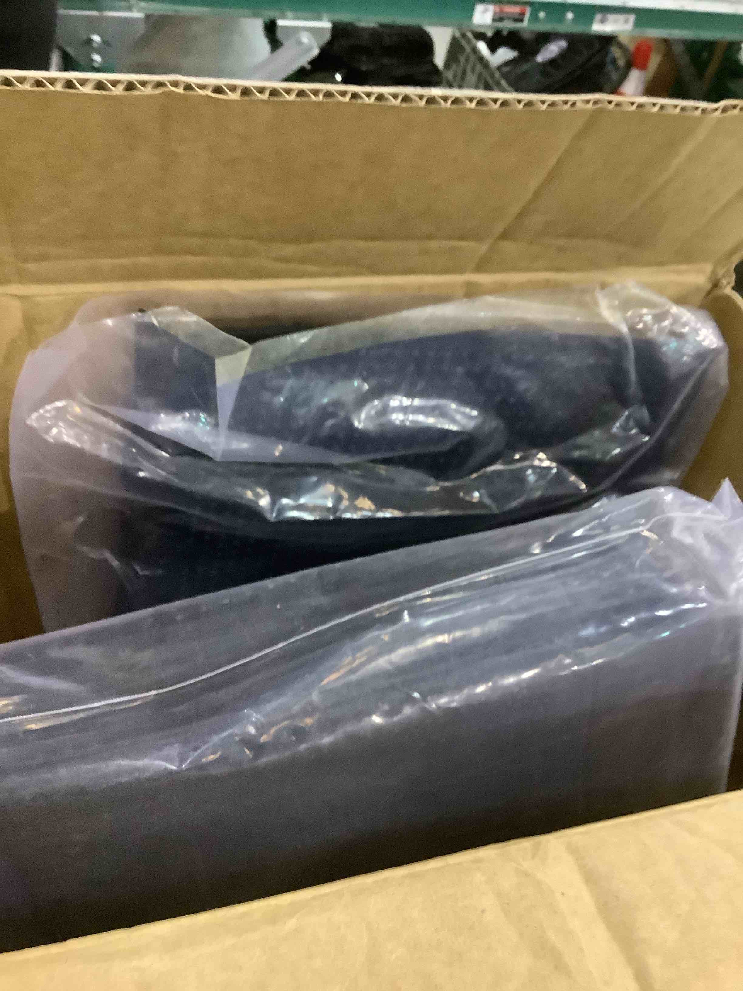 https://s3.amazonaws.com/lotting-images-prod/bidfta/EXS00590506_1698759534750.jpeg