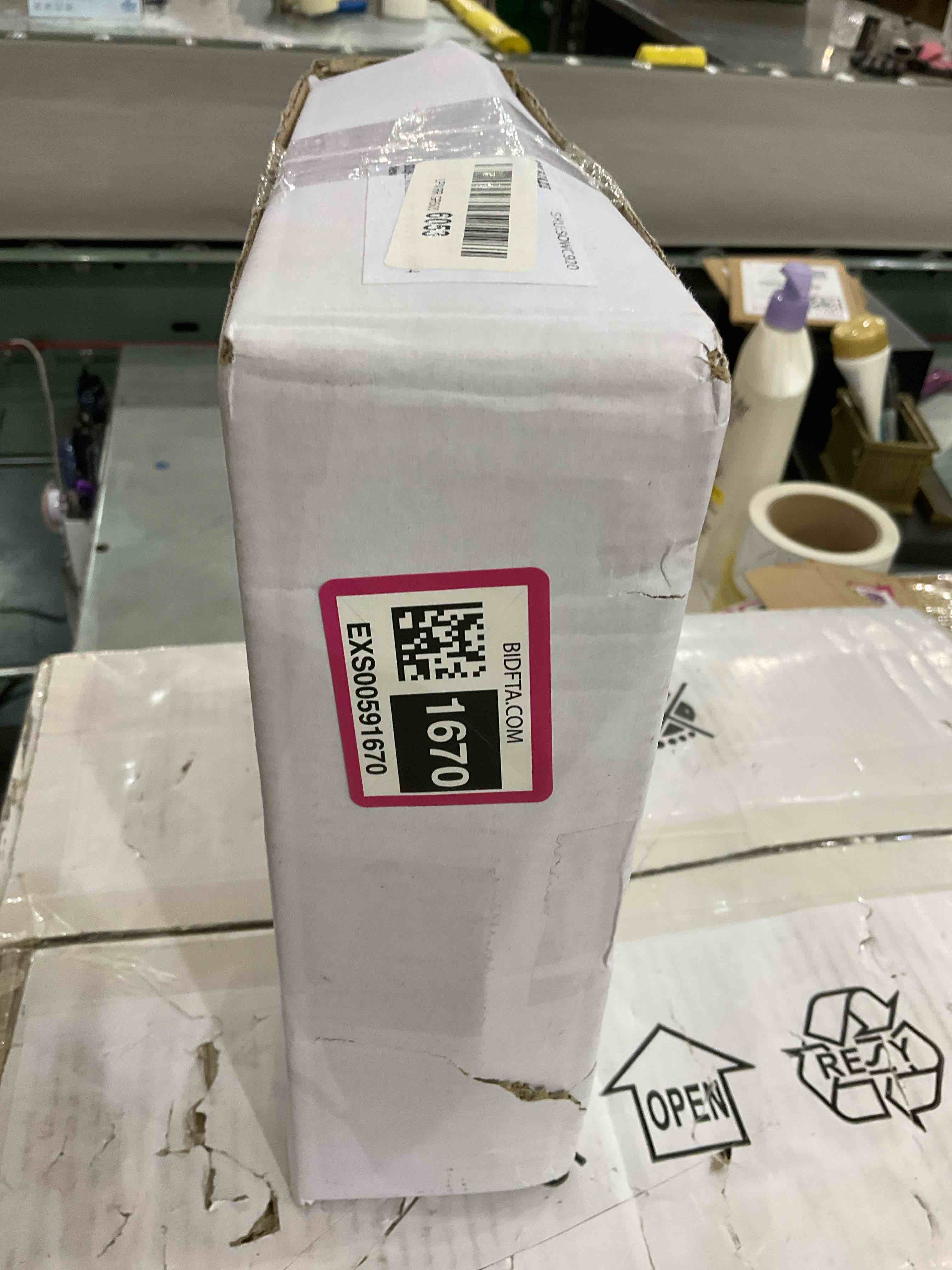 https://s3.amazonaws.com/lotting-images-prod/bidfta/EXS00591670_1699375264129.jpeg