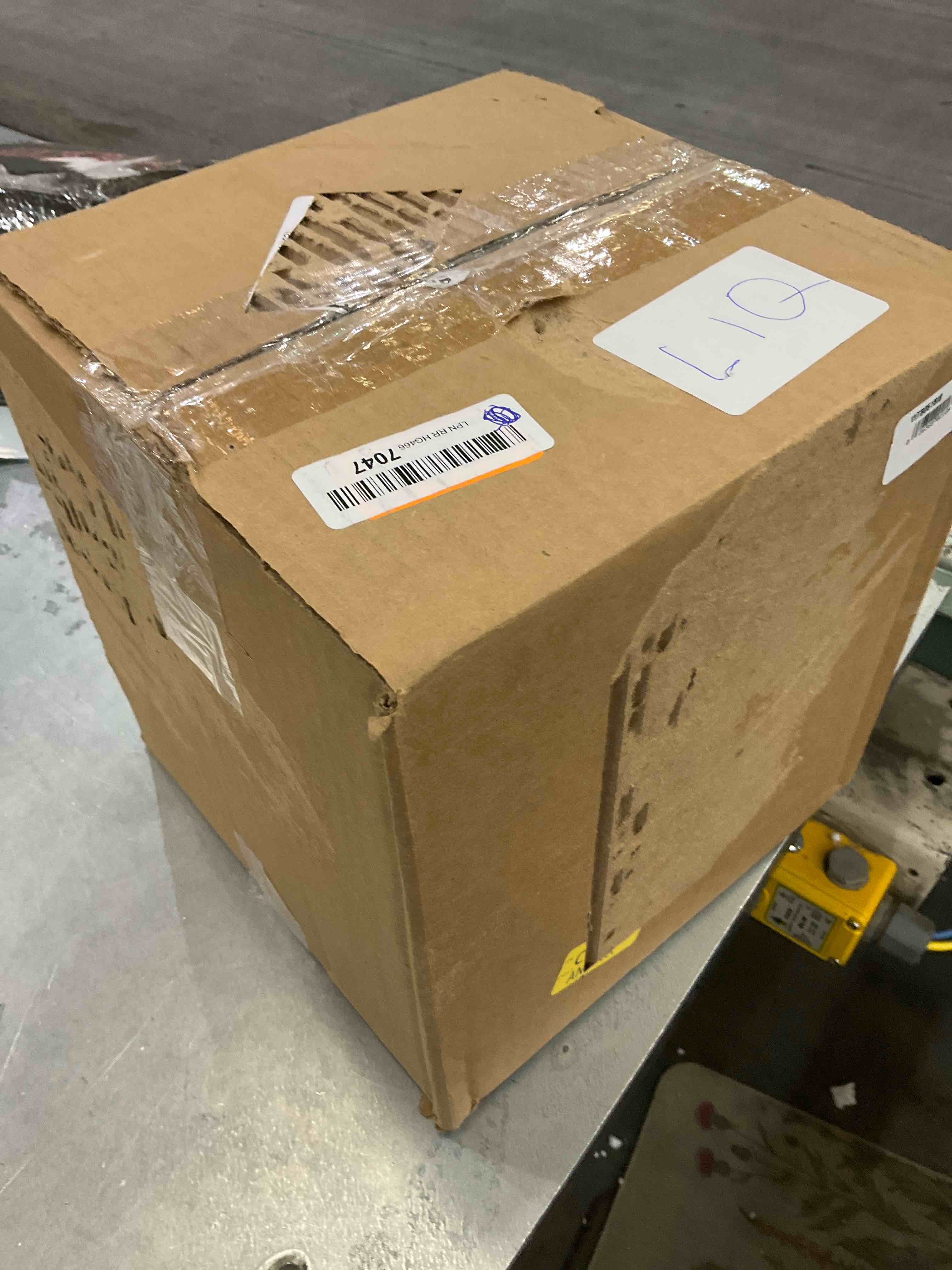https://s3.amazonaws.com/lotting-images-prod/bidfta/EXS00592139_1700153185437.jpeg
