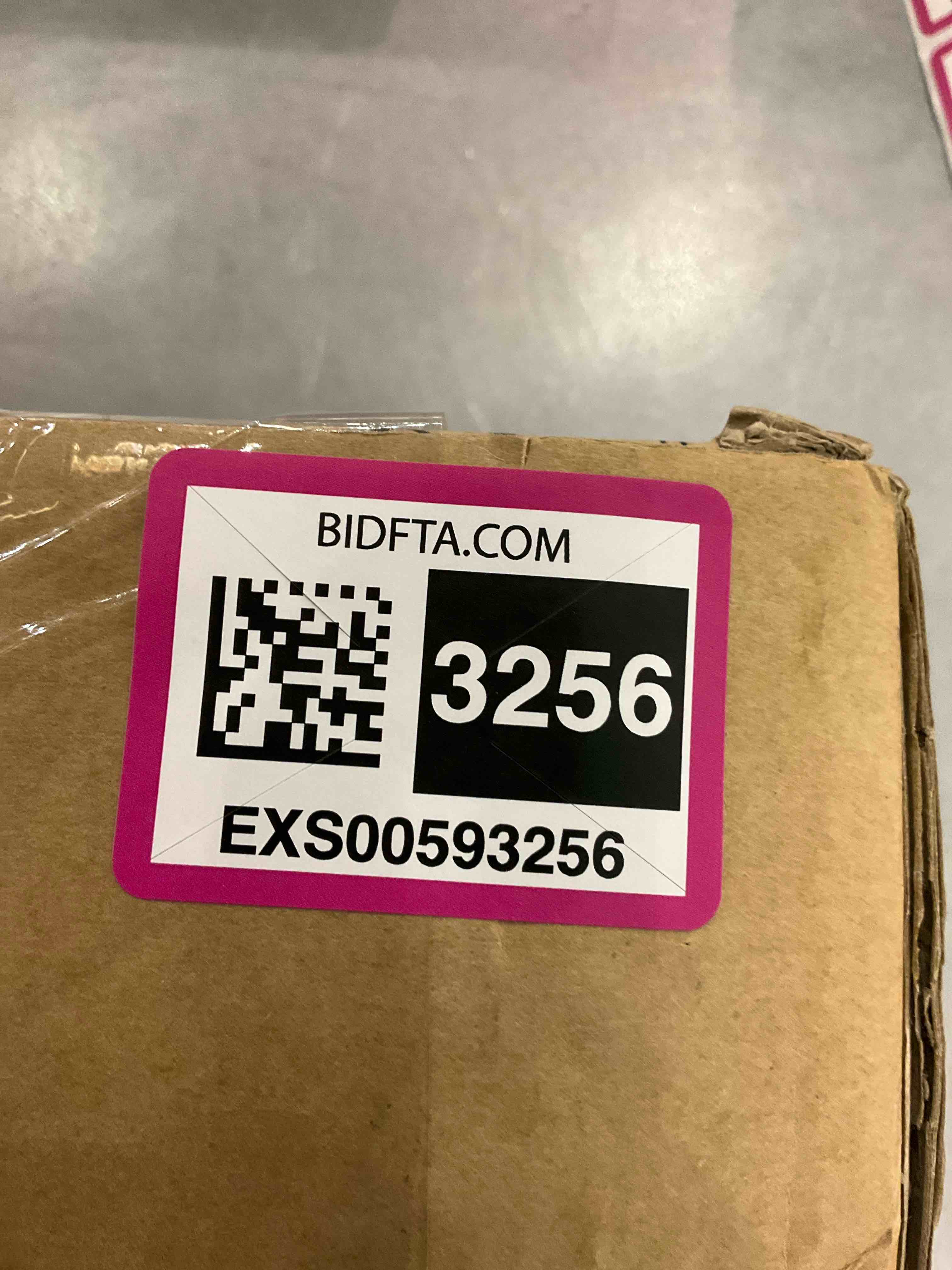 https://s3.amazonaws.com/lotting-images-prod/bidfta/EXS00593256_1699369134180.jpeg