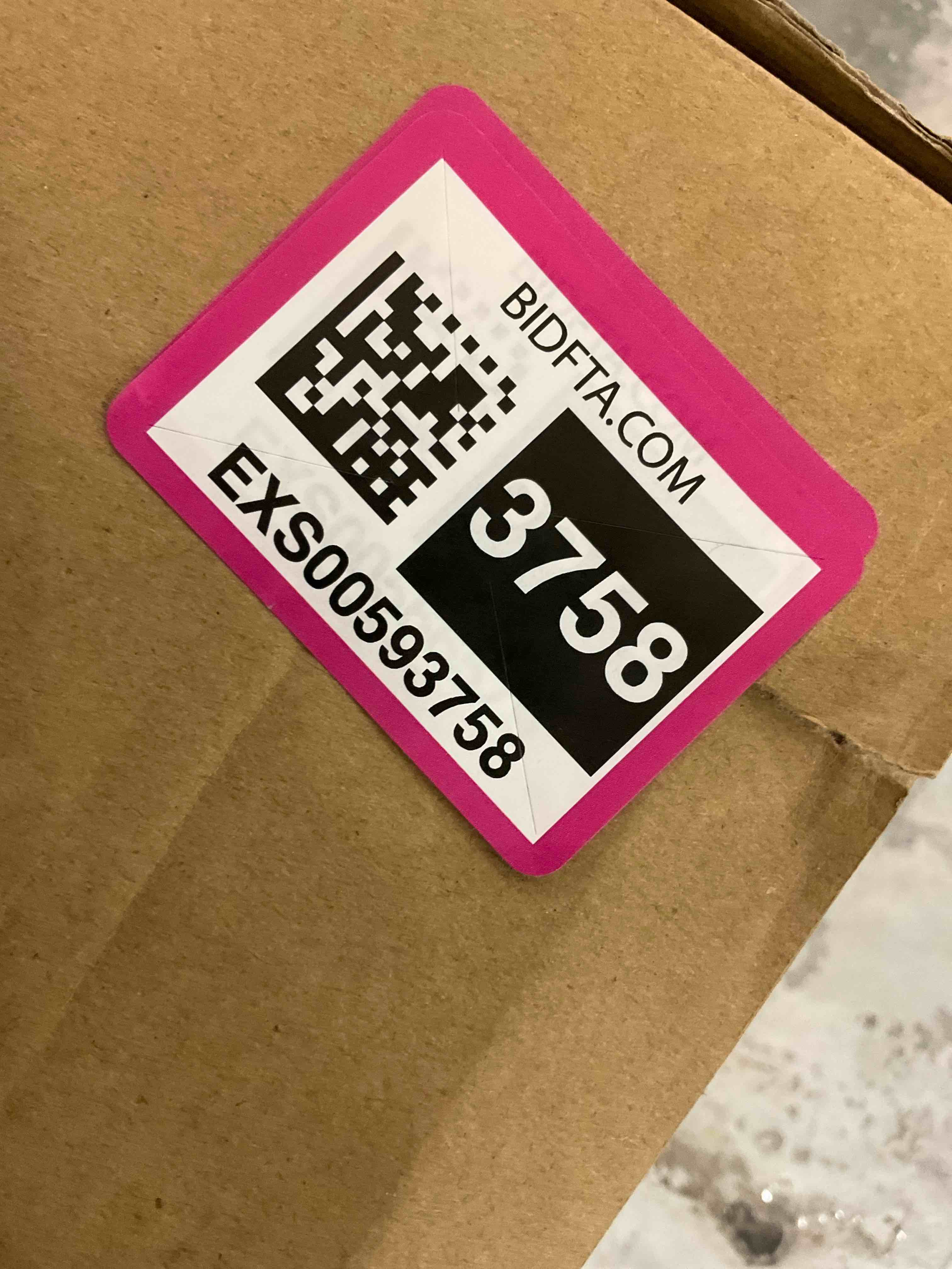 https://s3.amazonaws.com/lotting-images-prod/bidfta/EXS00593758_1699036398071.jpeg