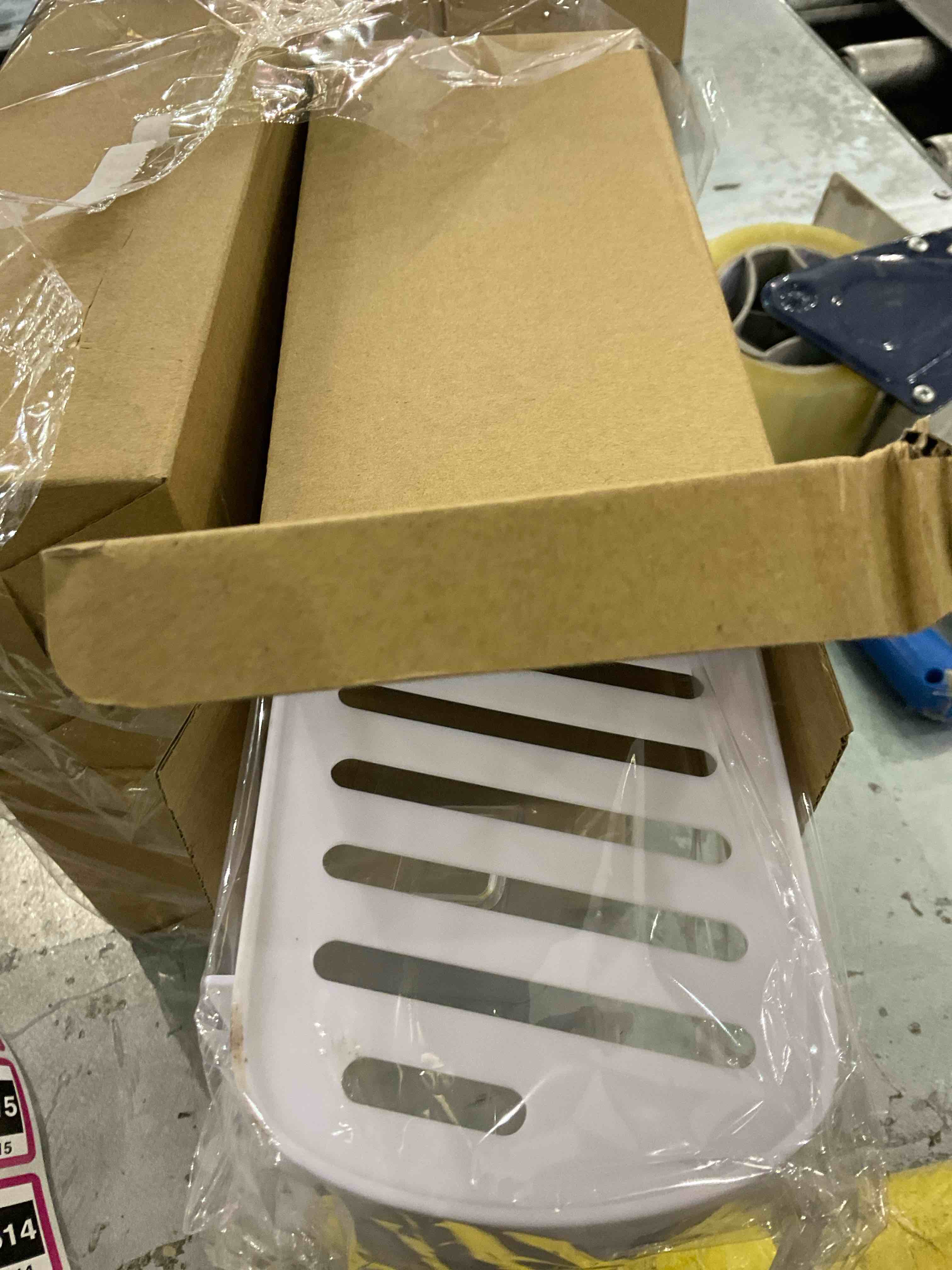 https://s3.amazonaws.com/lotting-images-prod/bidfta/EXS00594613_1699554228929.jpeg