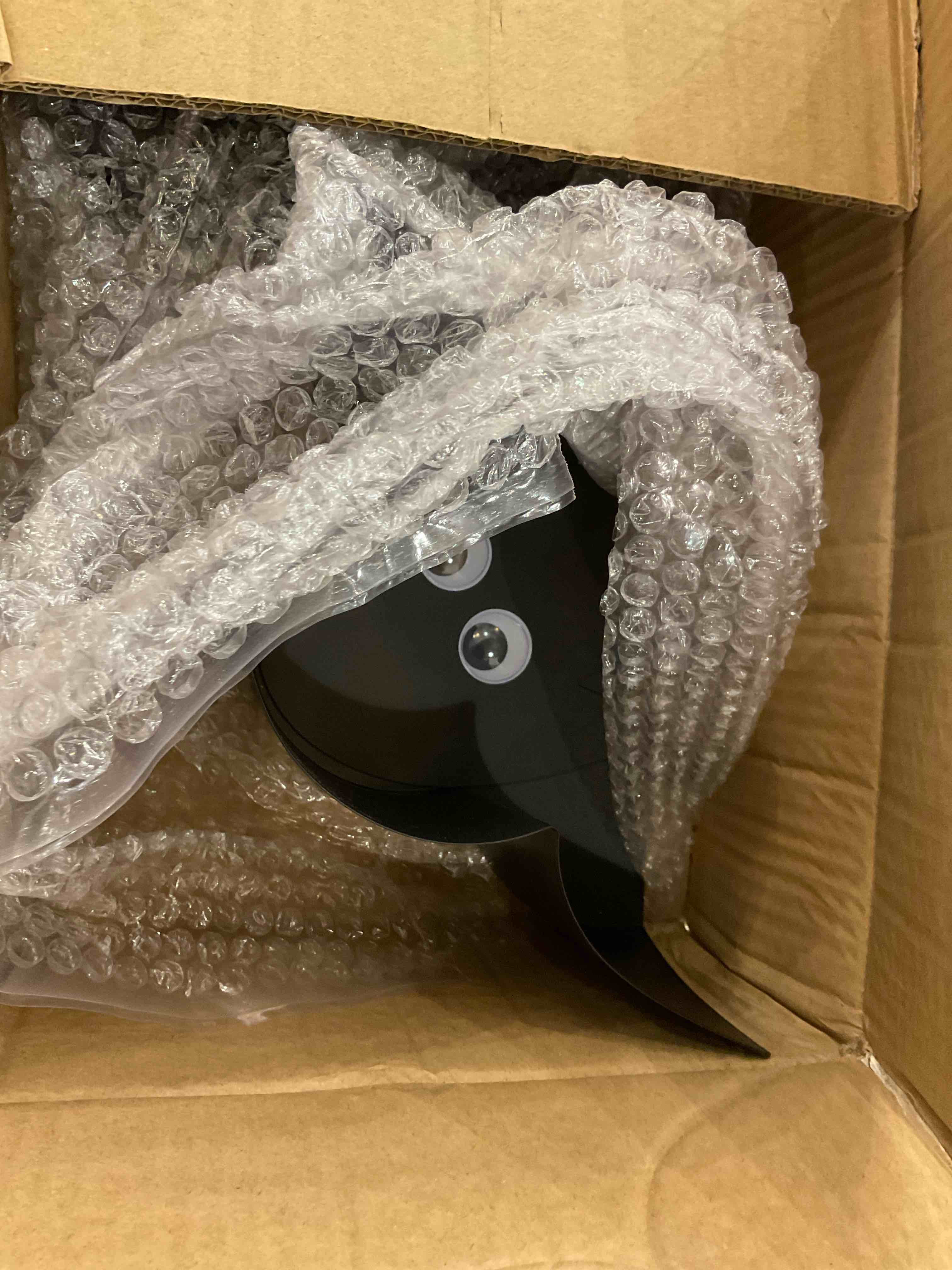 https://s3.amazonaws.com/lotting-images-prod/bidfta/EXS00594764_1699633640198.jpeg