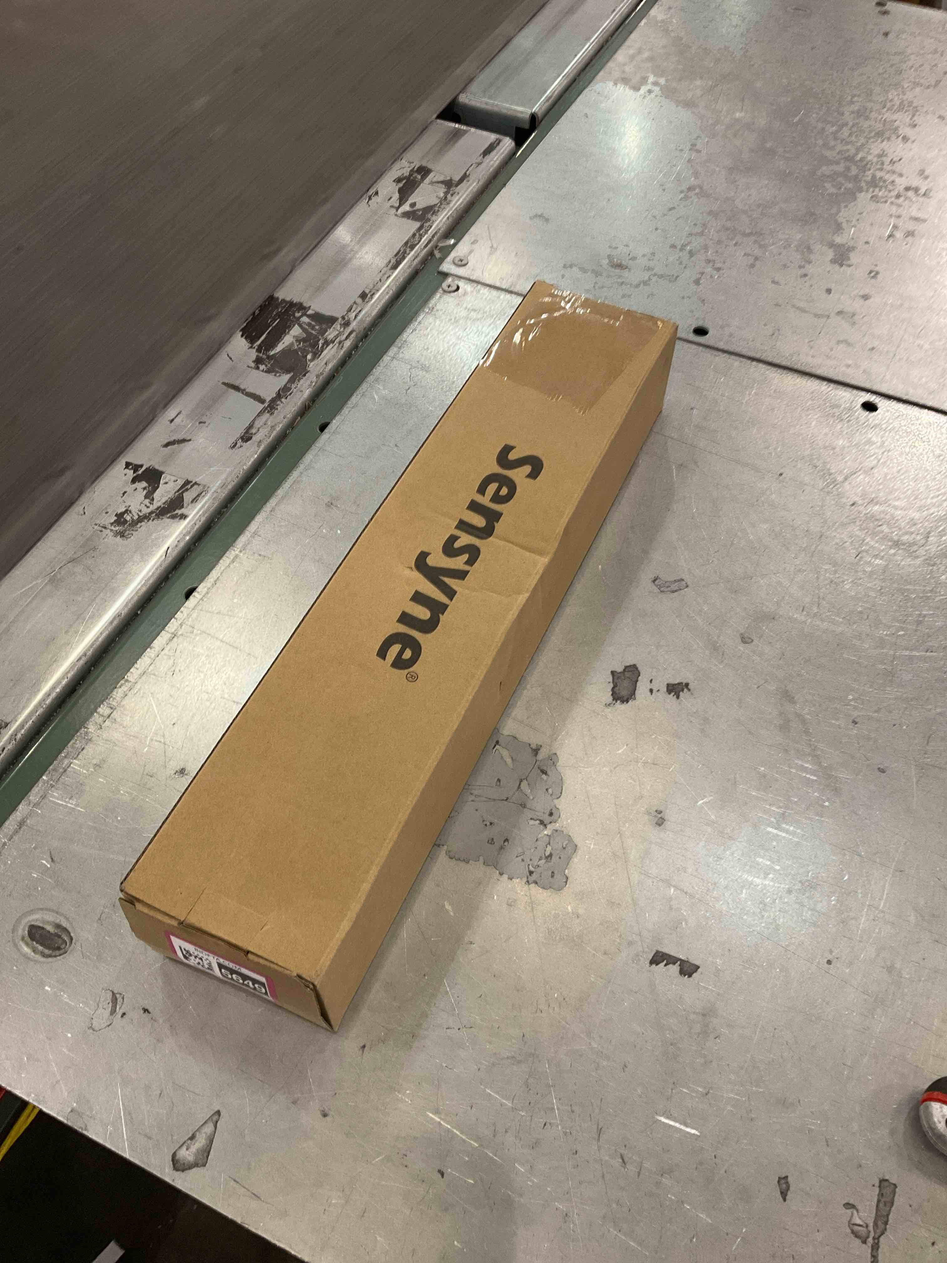 https://s3.amazonaws.com/lotting-images-prod/bidfta/EXS00595649_1699888305903.jpeg