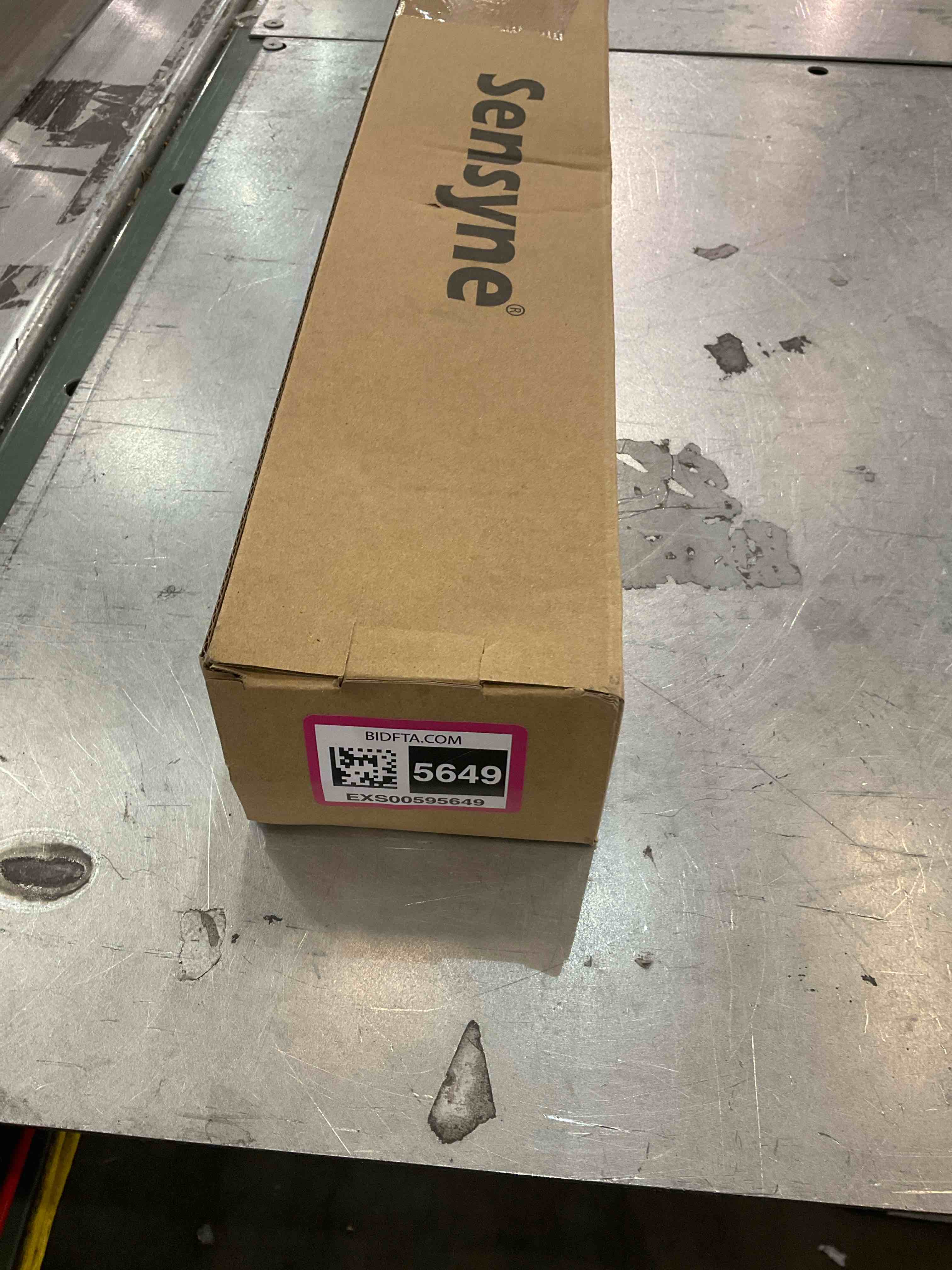 https://s3.amazonaws.com/lotting-images-prod/bidfta/EXS00595649_1699888311714.jpeg