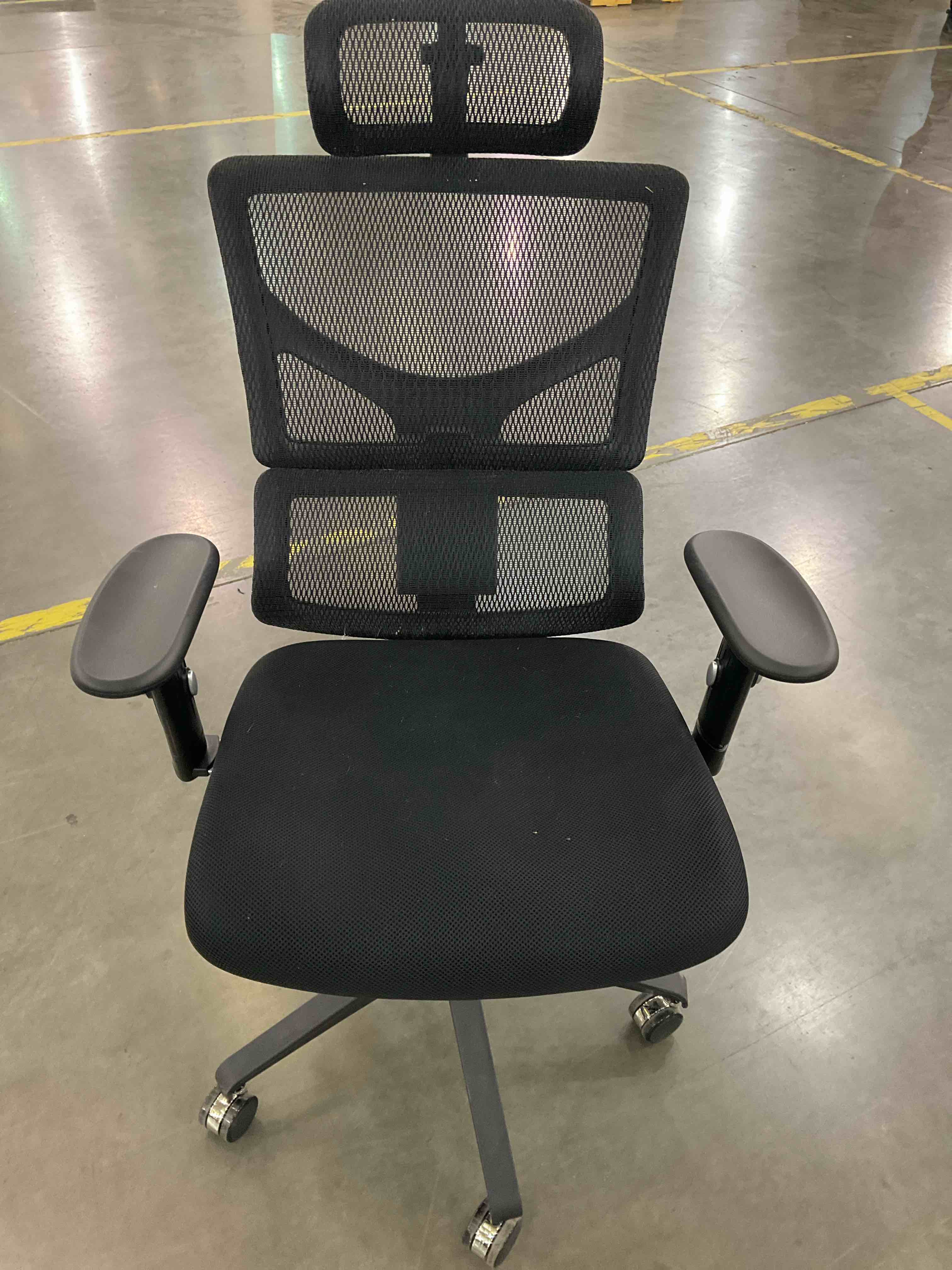 X-1 chair with headrest 