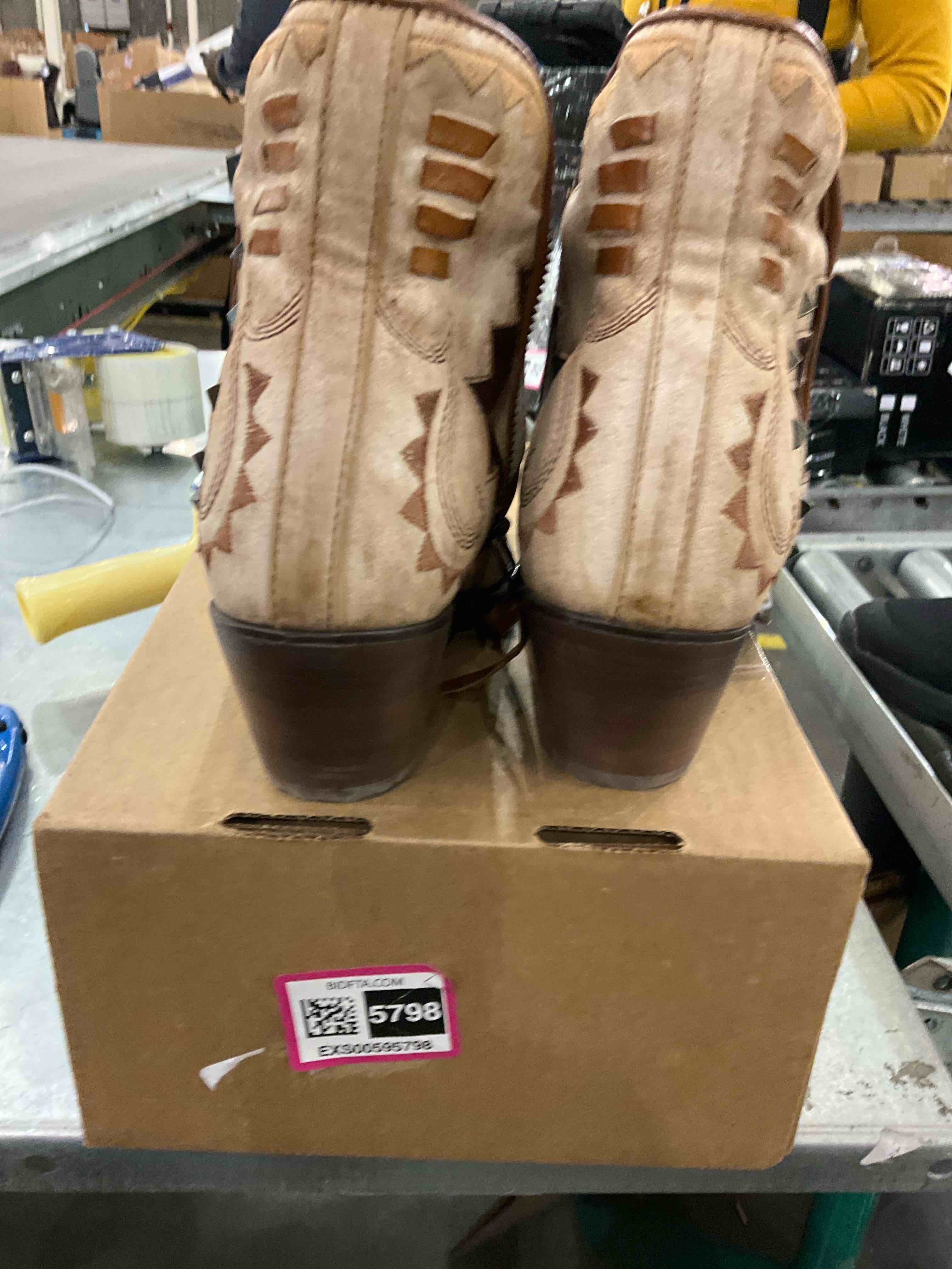 Ariat western boot women’s