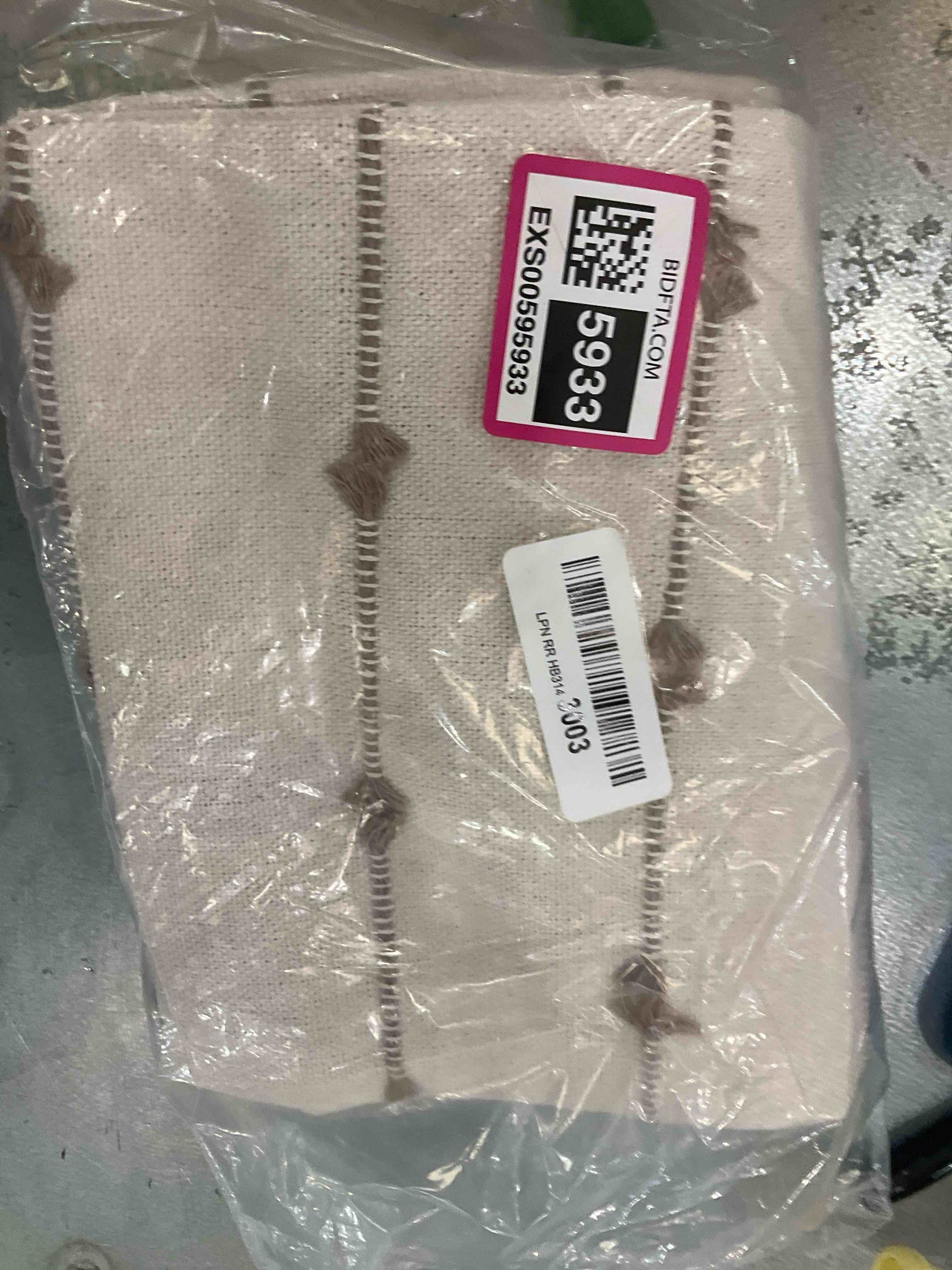 https://s3.amazonaws.com/lotting-images-prod/bidfta/EXS00595933_1700072899371.jpeg
