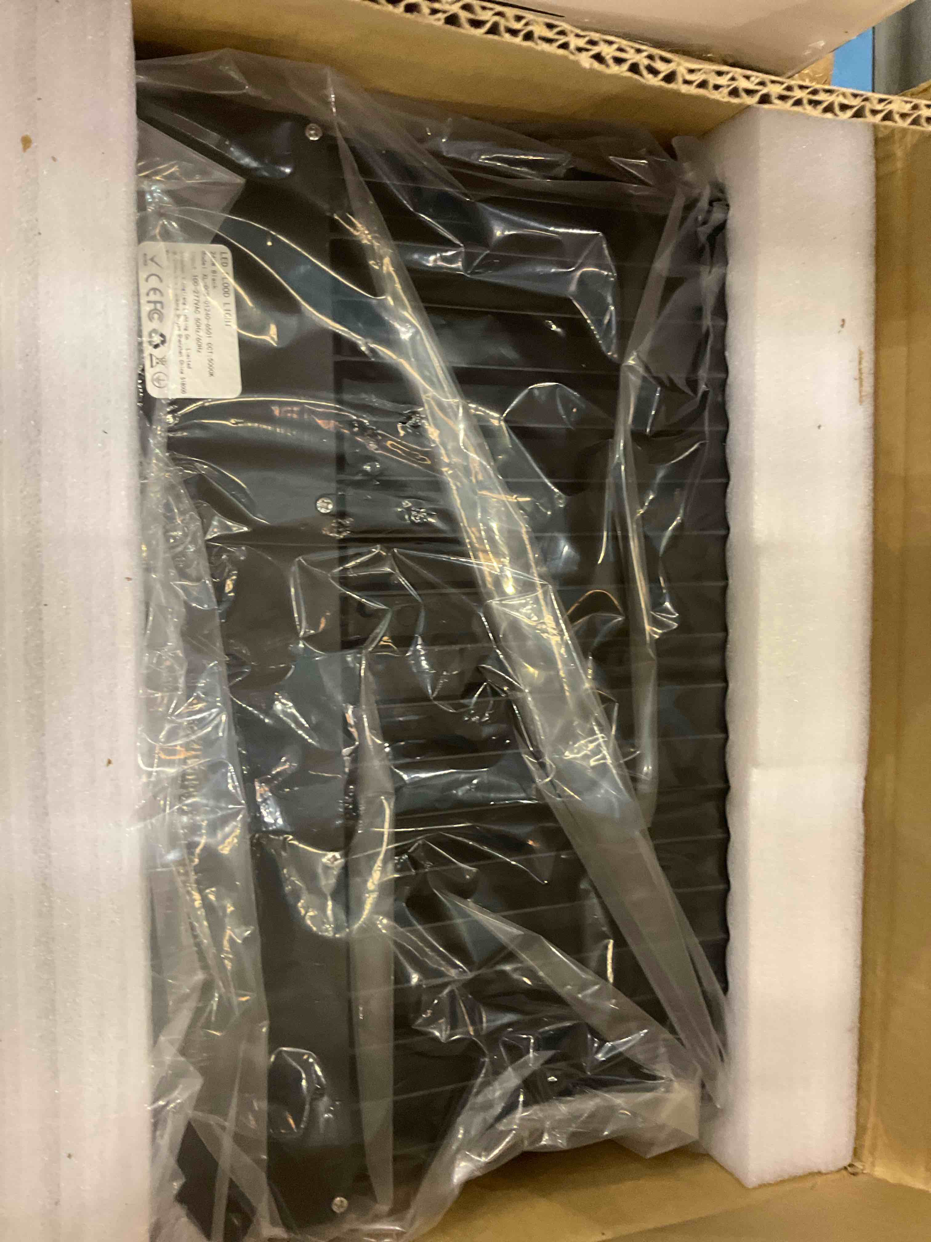 https://s3.amazonaws.com/lotting-images-prod/bidfta/EXS00595939_1700072964459.jpeg