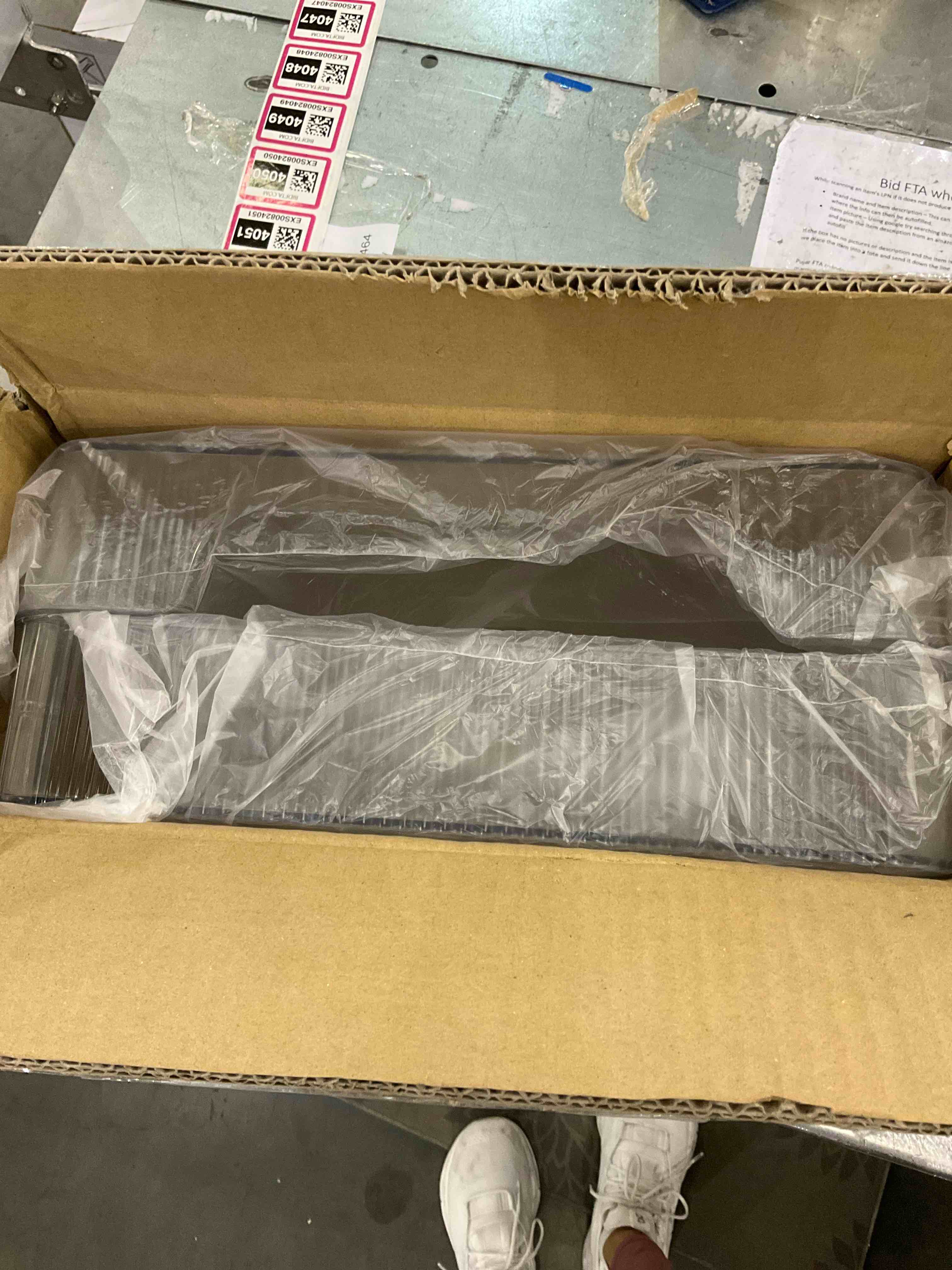 https://s3.amazonaws.com/lotting-images-prod/bidfta/EXS00596998_1699363888453.jpeg