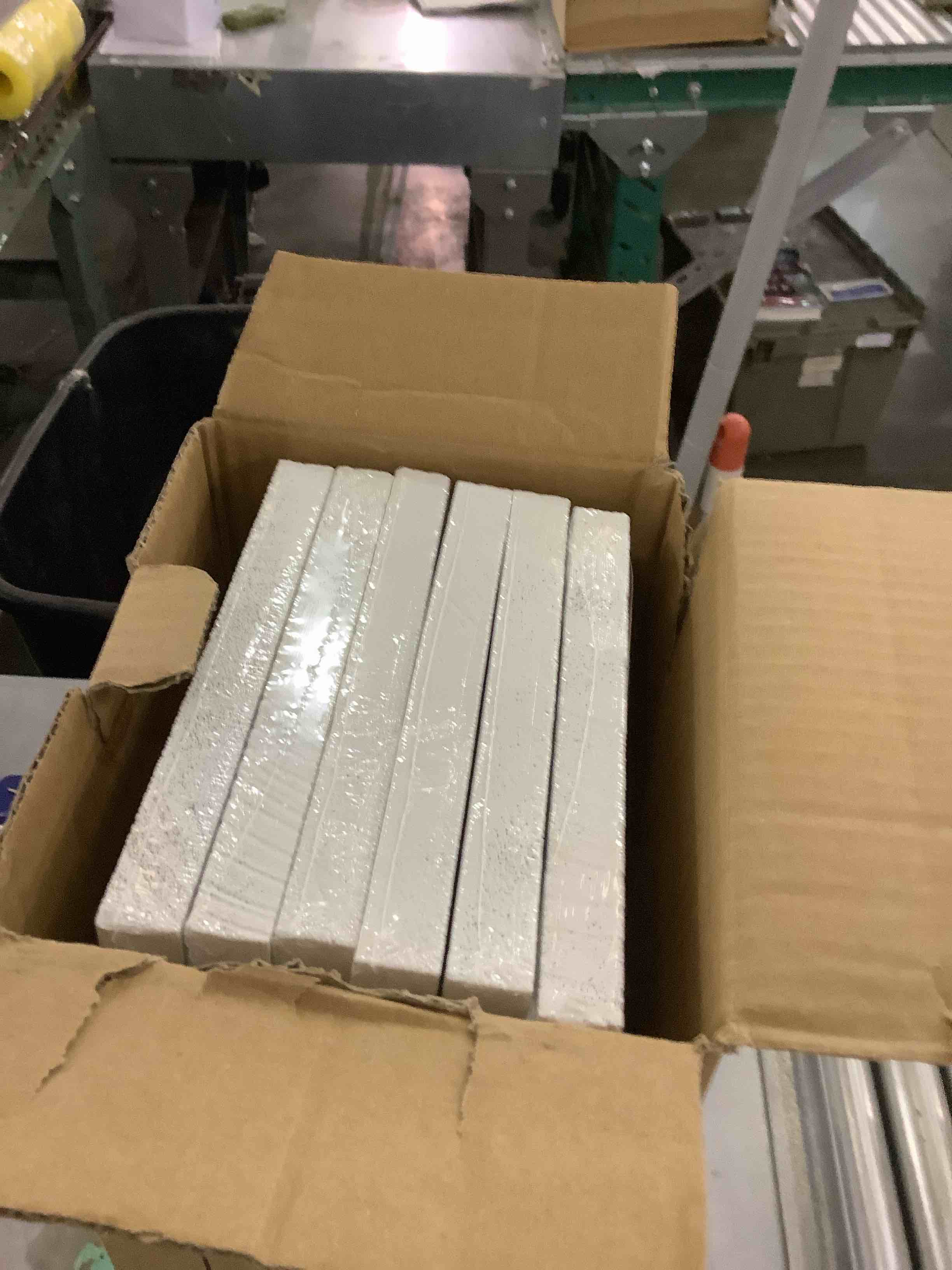 https://s3.amazonaws.com/lotting-images-prod/bidfta/EXS00598564_1699628842156.jpeg