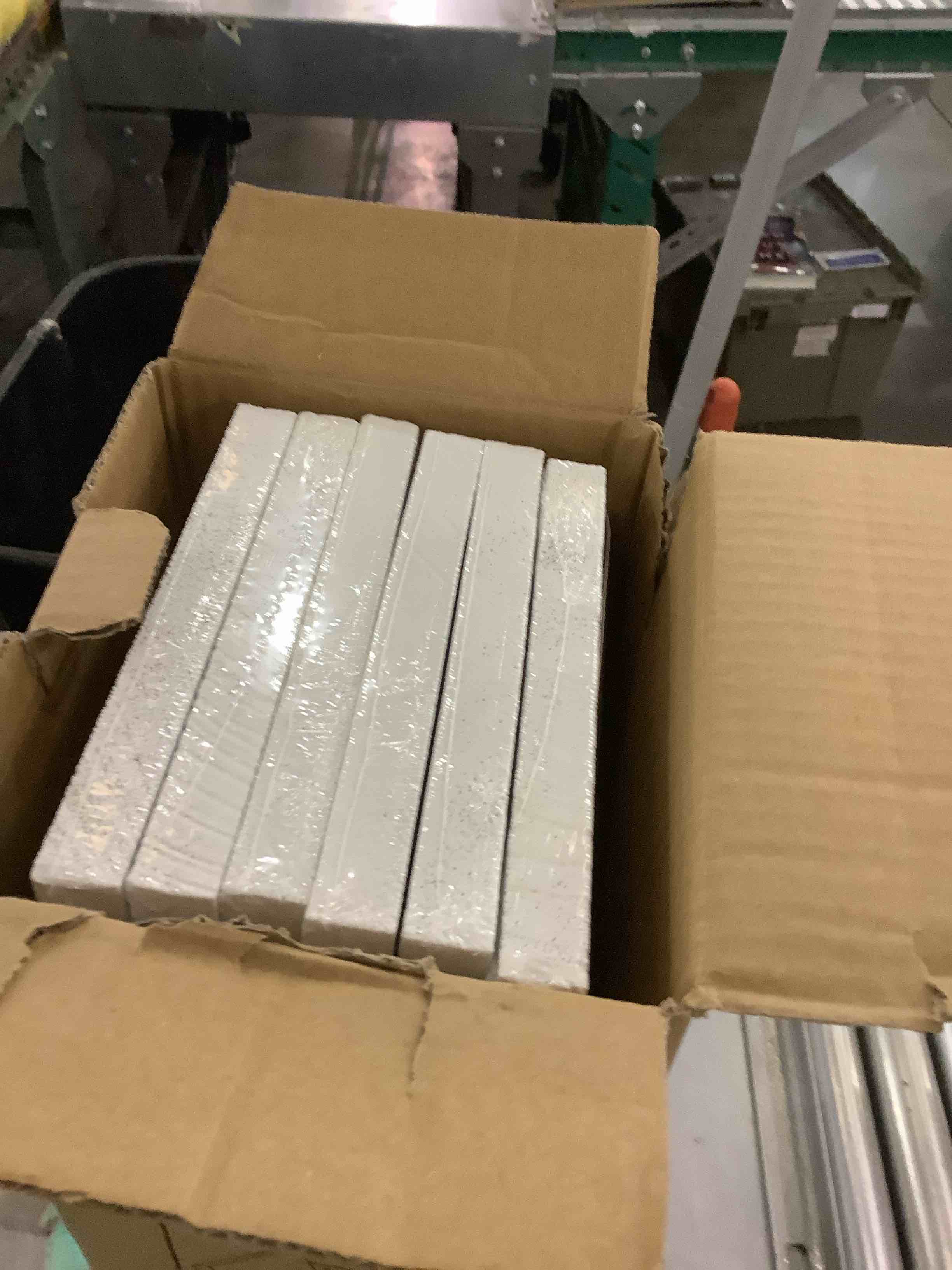https://s3.amazonaws.com/lotting-images-prod/bidfta/EXS00598564_1699628843076.jpeg