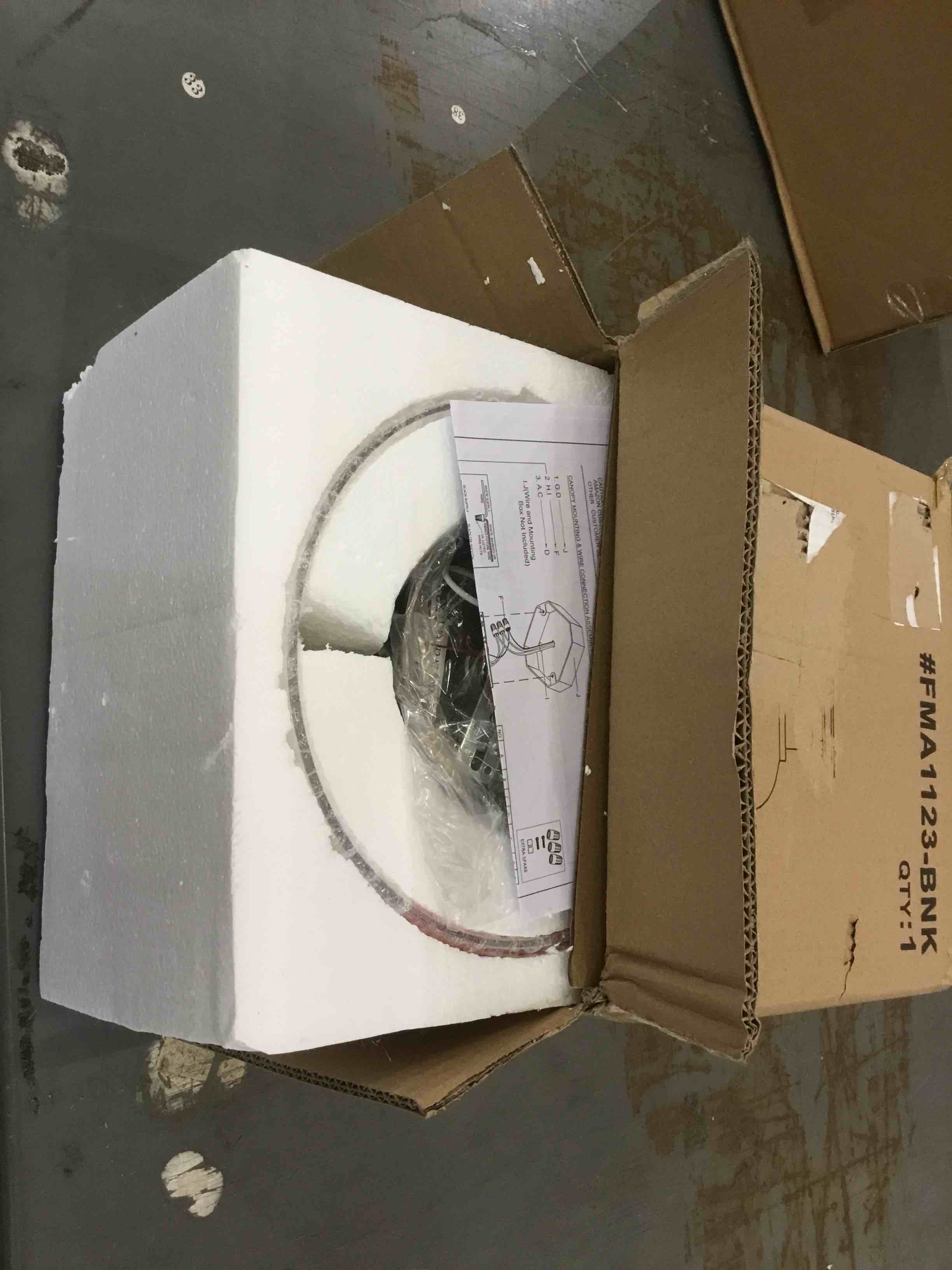 https://s3.amazonaws.com/lotting-images-prod/bidfta/EXS00600128_1699289737715.jpeg