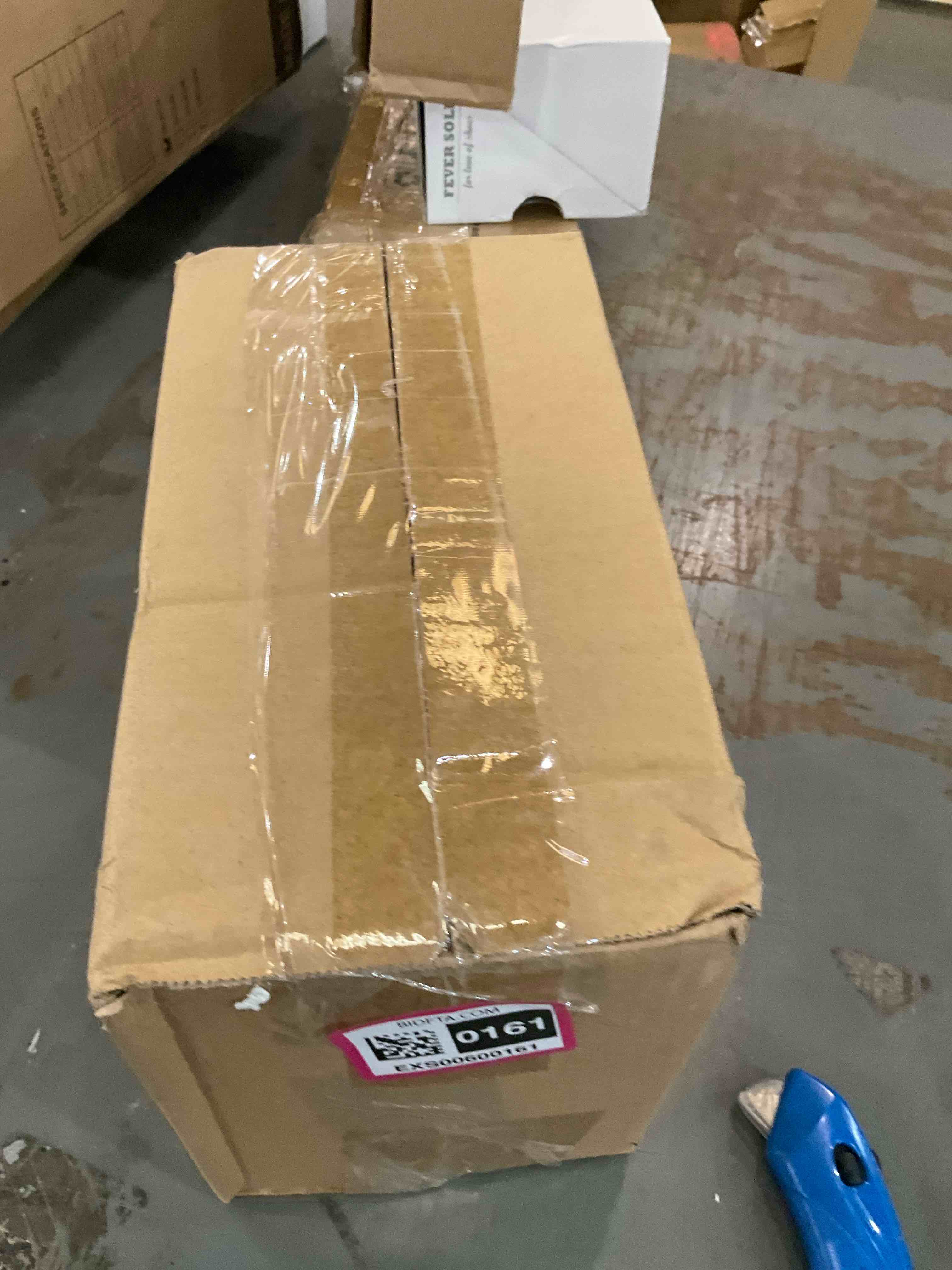 https://s3.amazonaws.com/lotting-images-prod/bidfta/EXS00600161_1699300047897.jpeg