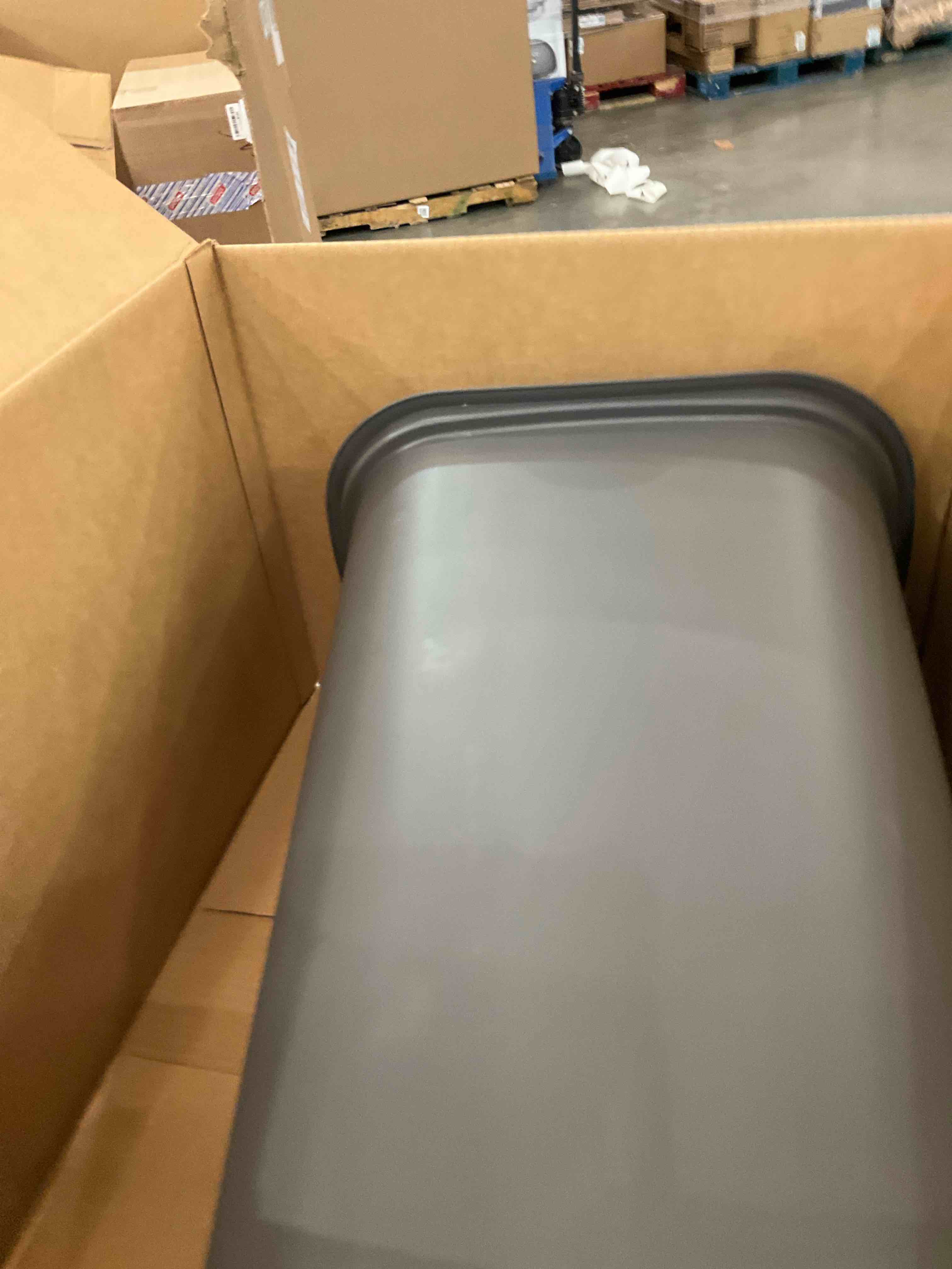 Rubbermaid Spring Top Kitchen Bathroom Trash Can with Lid, 13 Gallon Gray Plastic Garbage Bin, 49.2-liter