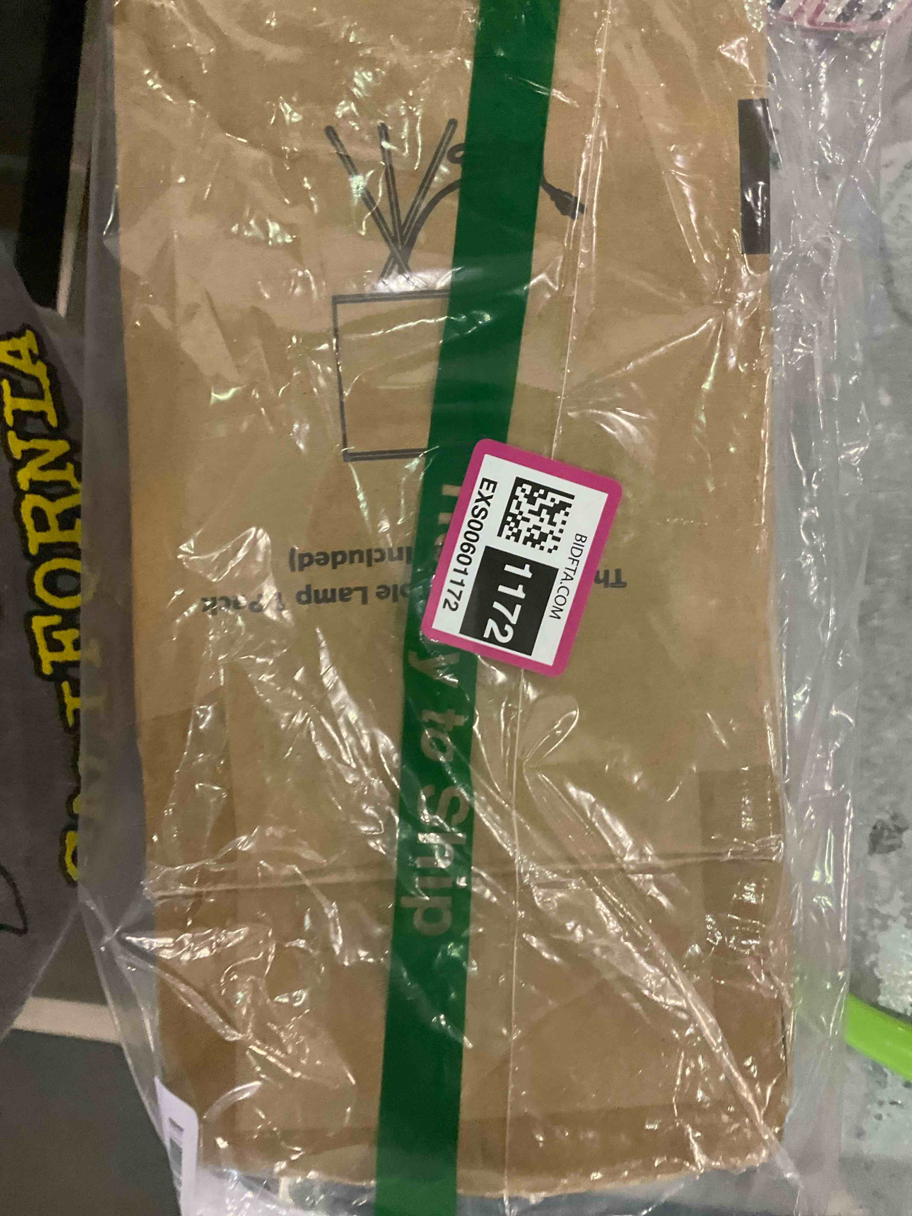 https://s3.amazonaws.com/lotting-images-prod/bidfta/EXS00601172_1698322938956.jpeg