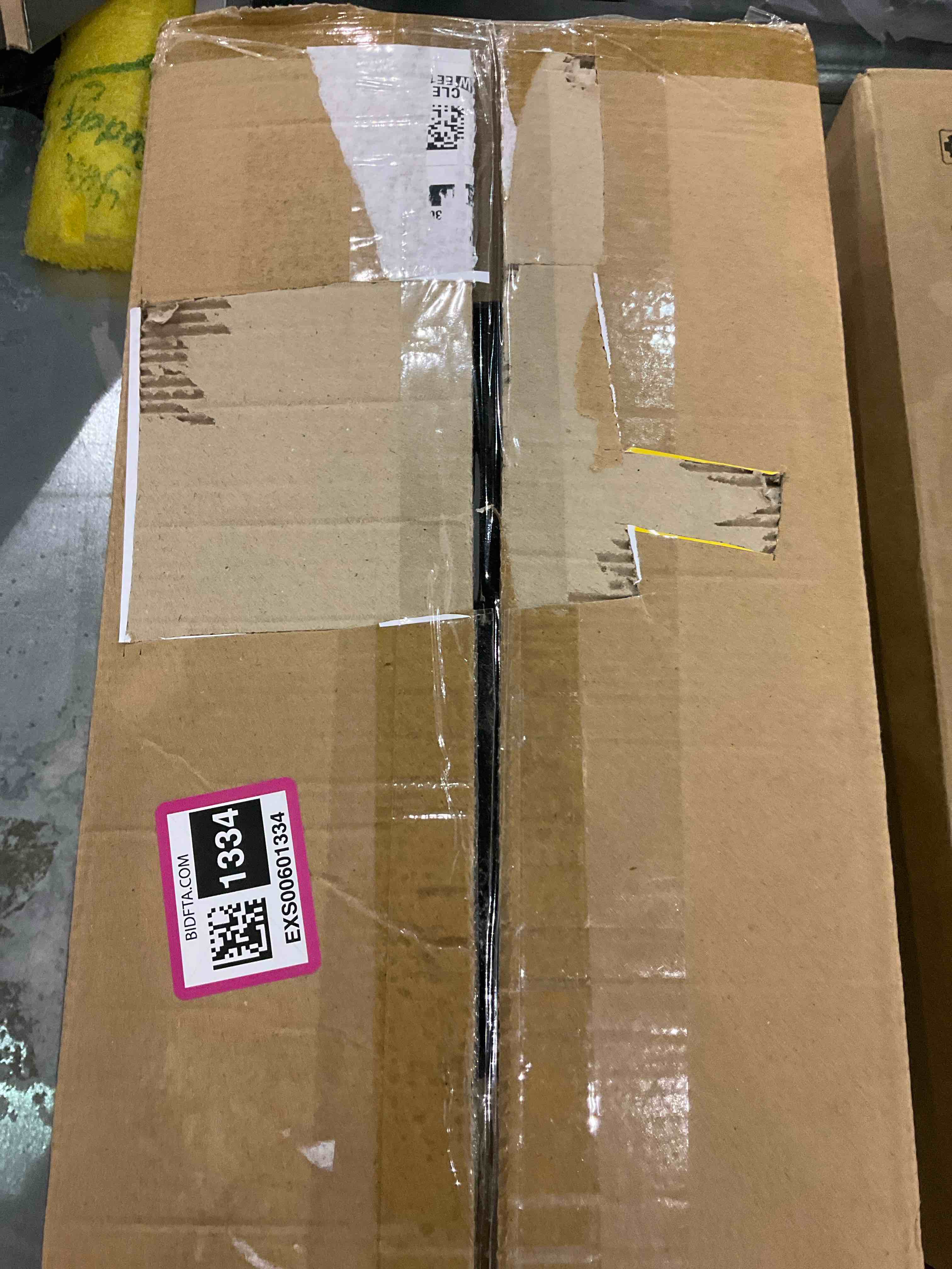 https://s3.amazonaws.com/lotting-images-prod/bidfta/EXS00601334_1698695575590.jpeg