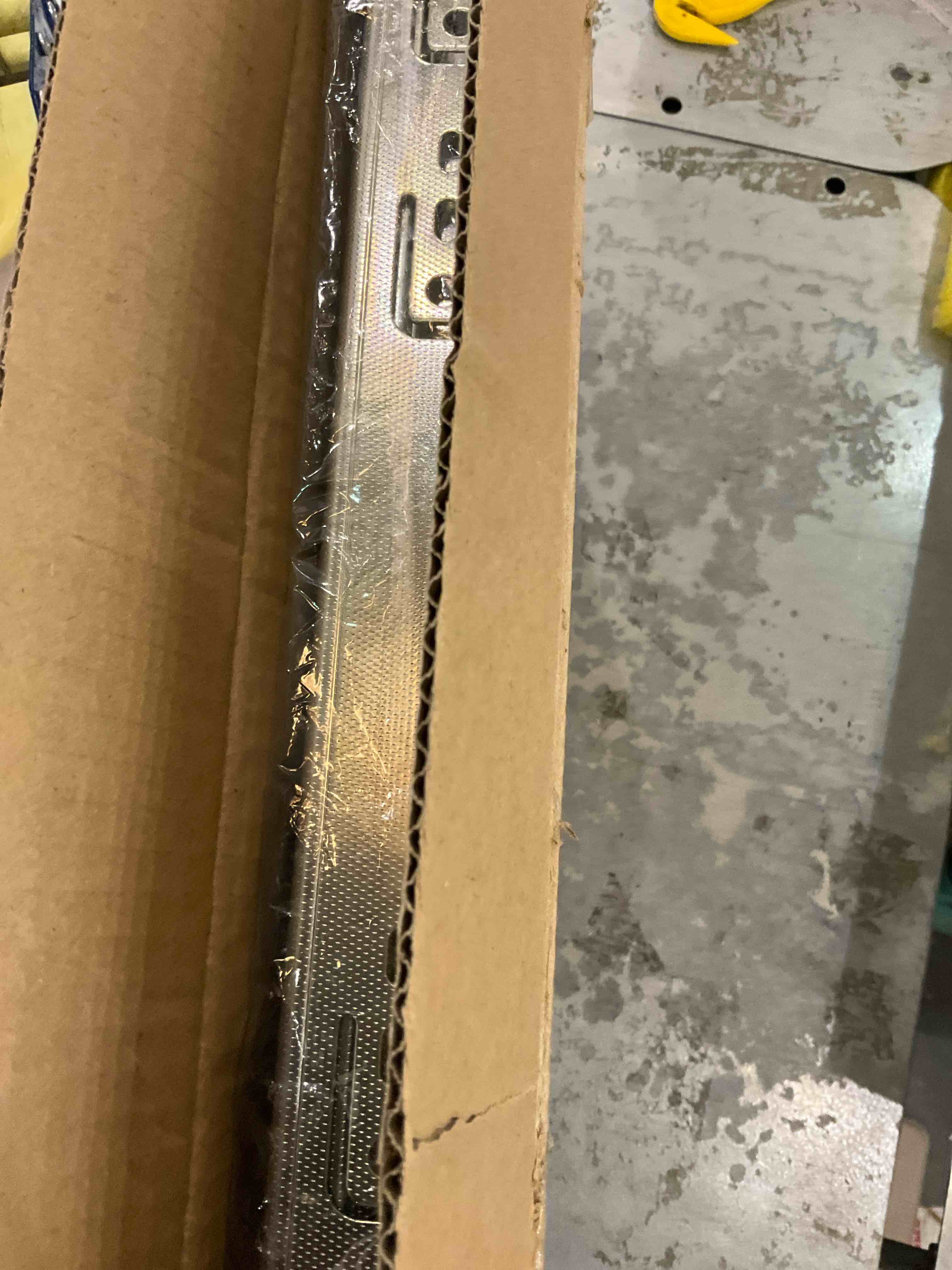 https://s3.amazonaws.com/lotting-images-prod/bidfta/EXS00601433_1699285186221.jpeg