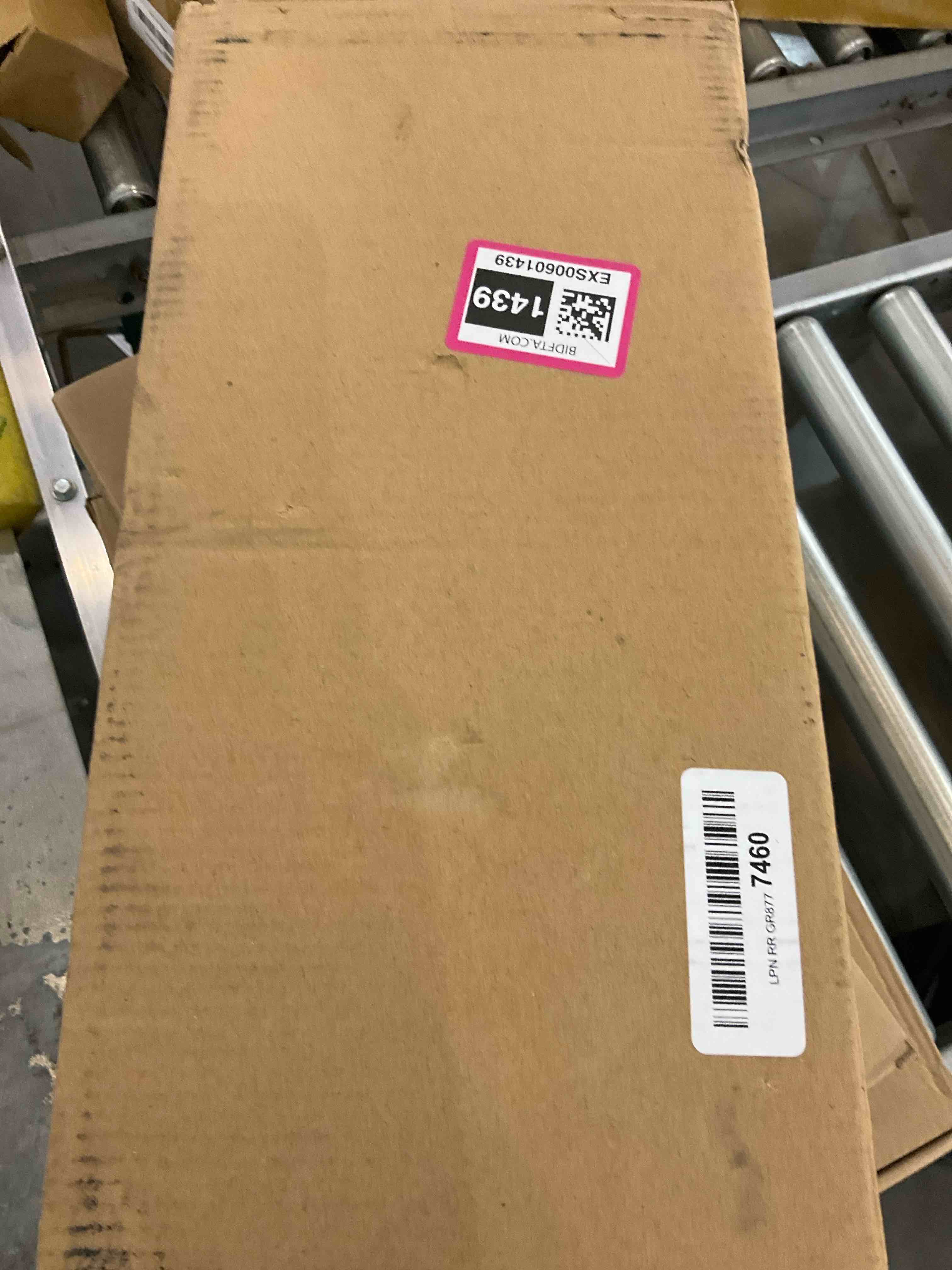 https://s3.amazonaws.com/lotting-images-prod/bidfta/EXS00601439_1699287033899.jpeg