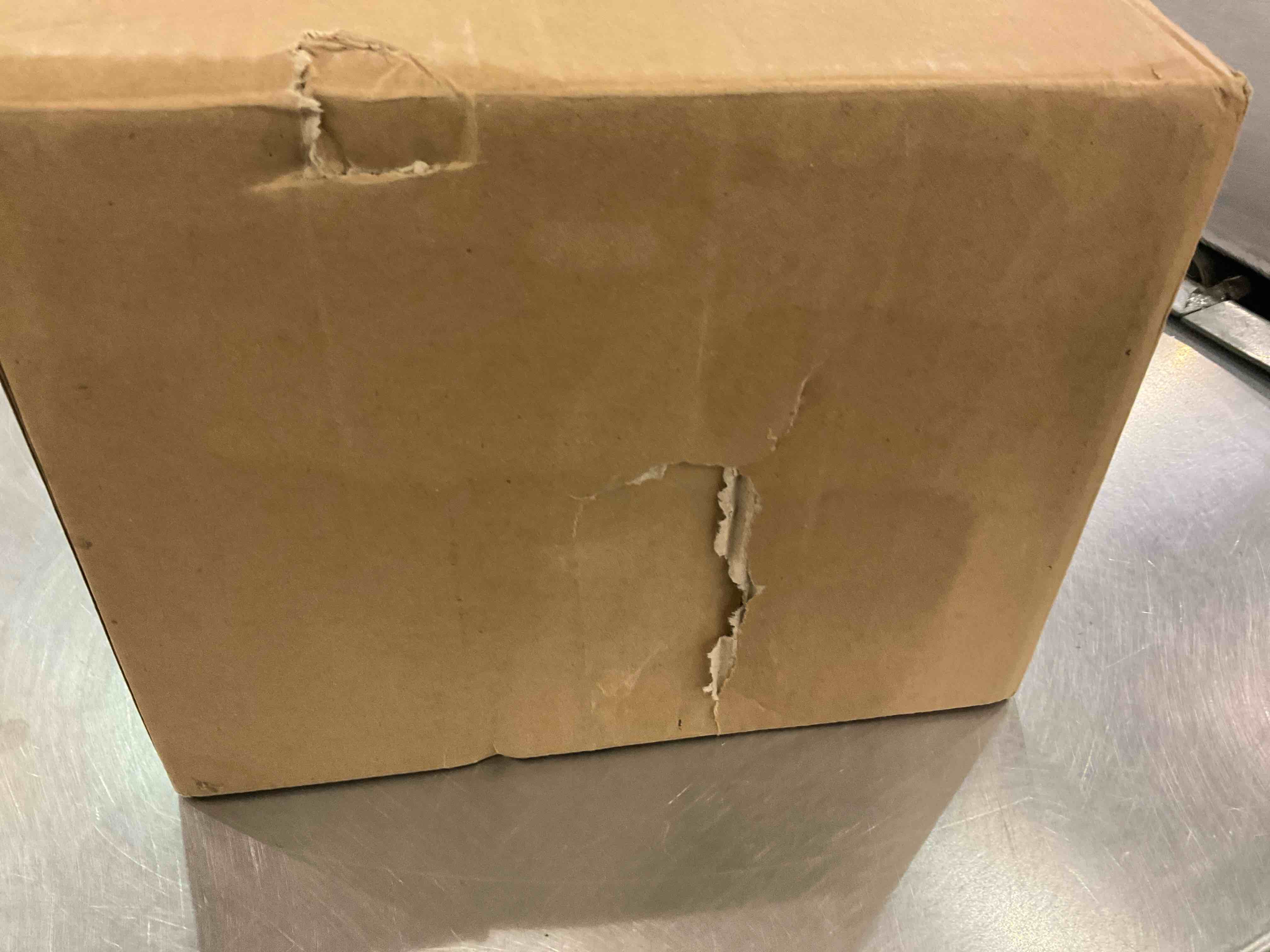 https://s3.amazonaws.com/lotting-images-prod/bidfta/EXS00602094_1701270834402.jpeg