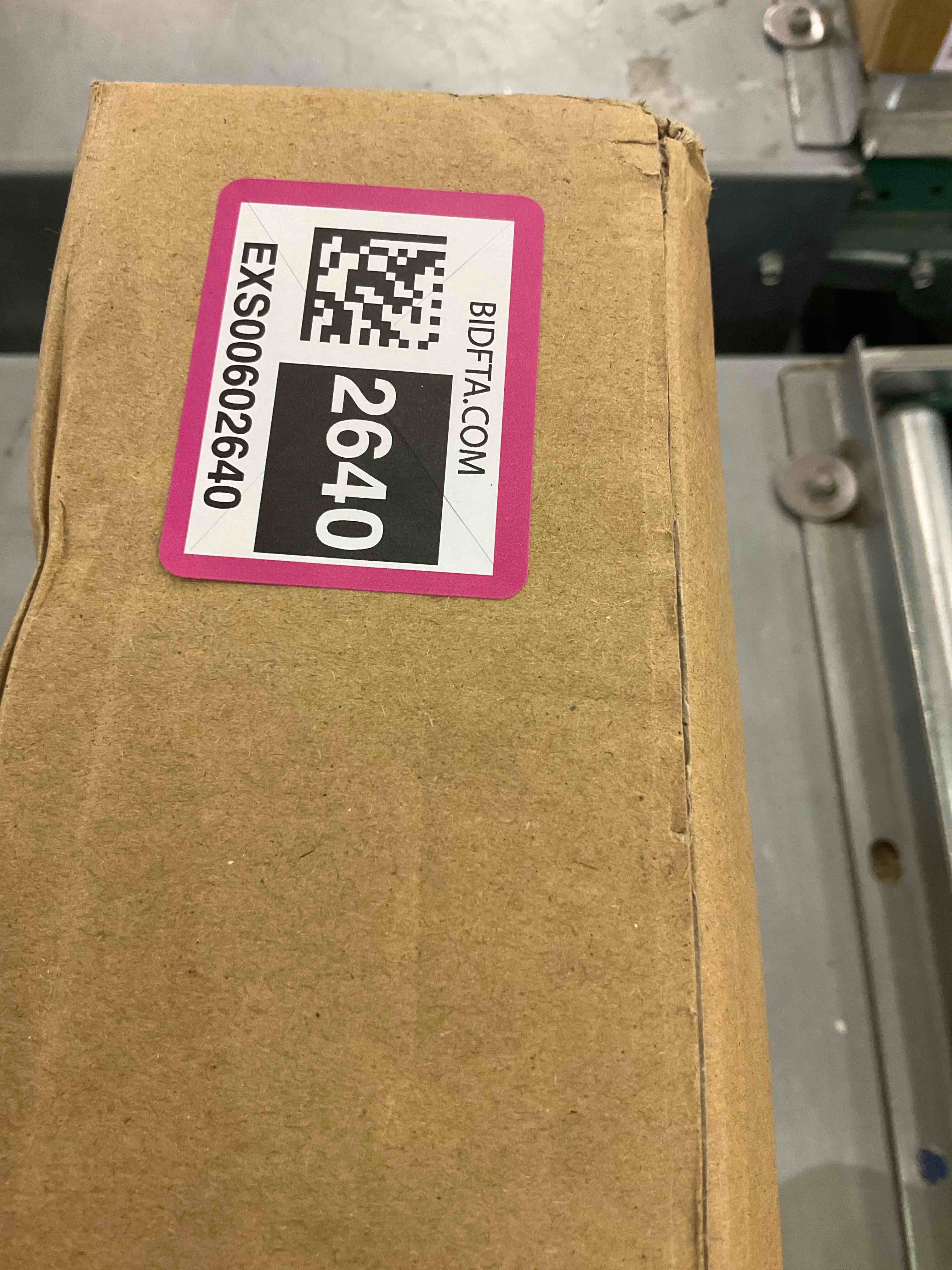 https://s3.amazonaws.com/lotting-images-prod/bidfta/EXS00602640_1698418239586.jpeg
