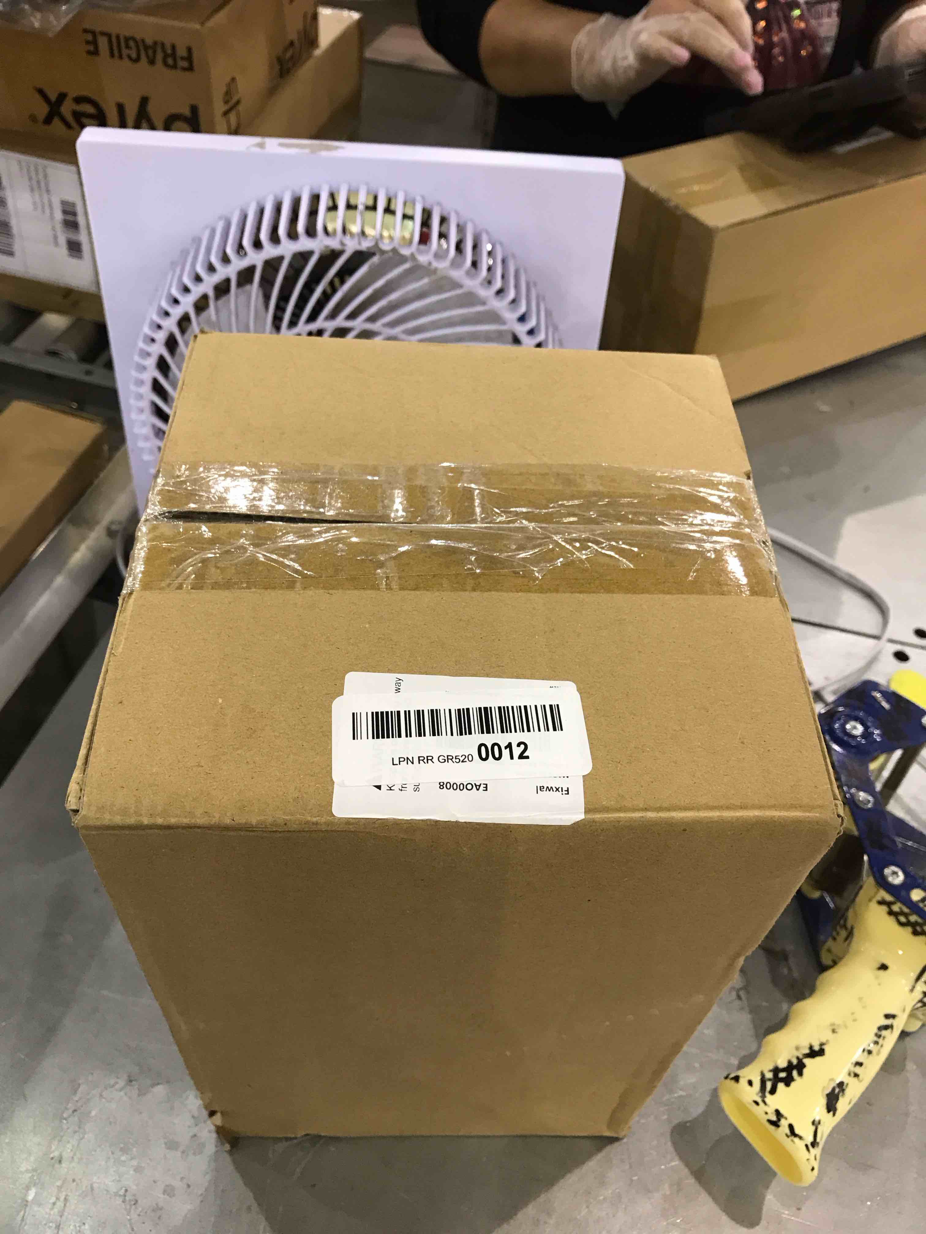 https://s3.amazonaws.com/lotting-images-prod/bidfta/EXS00603119_1698666374639.jpeg