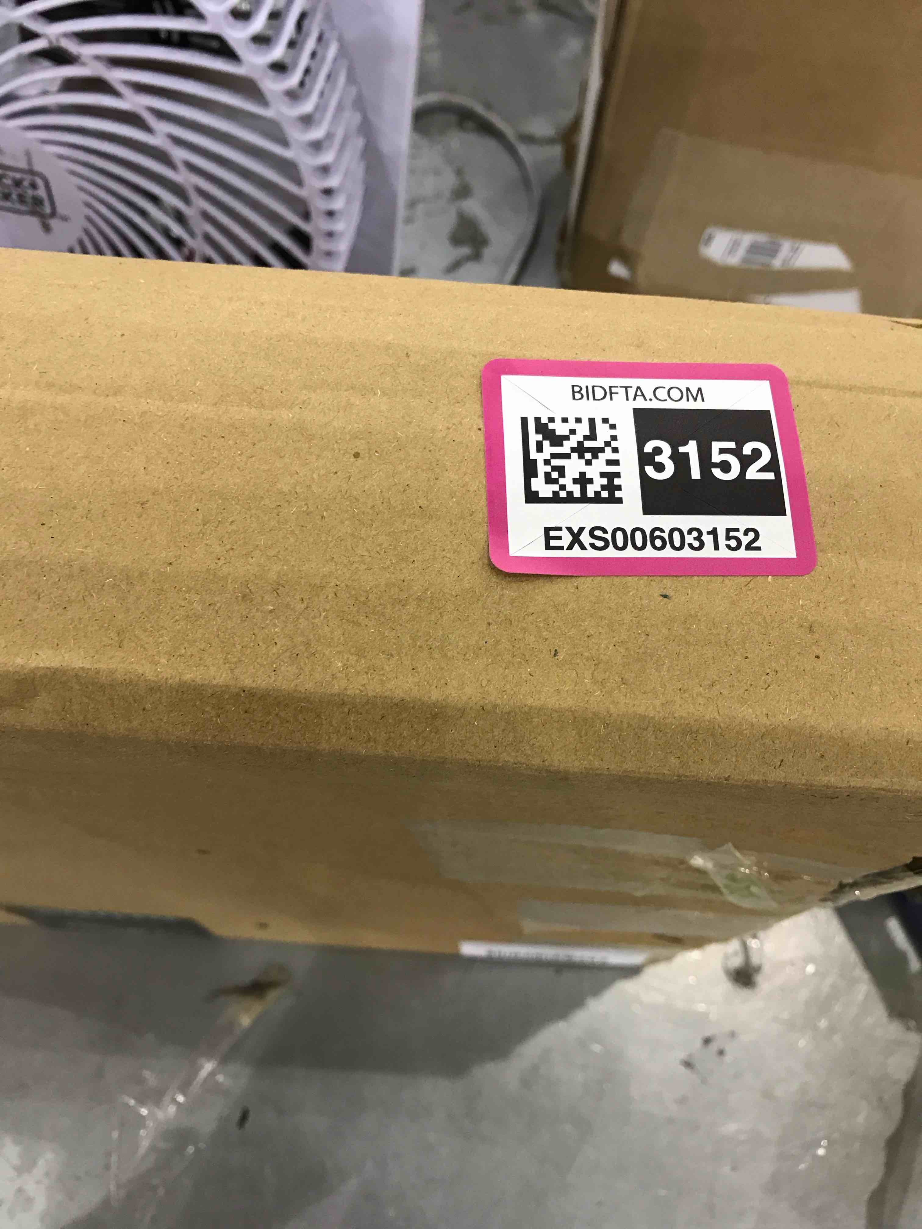 https://s3.amazonaws.com/lotting-images-prod/bidfta/EXS00603152_1698670036740.jpeg
