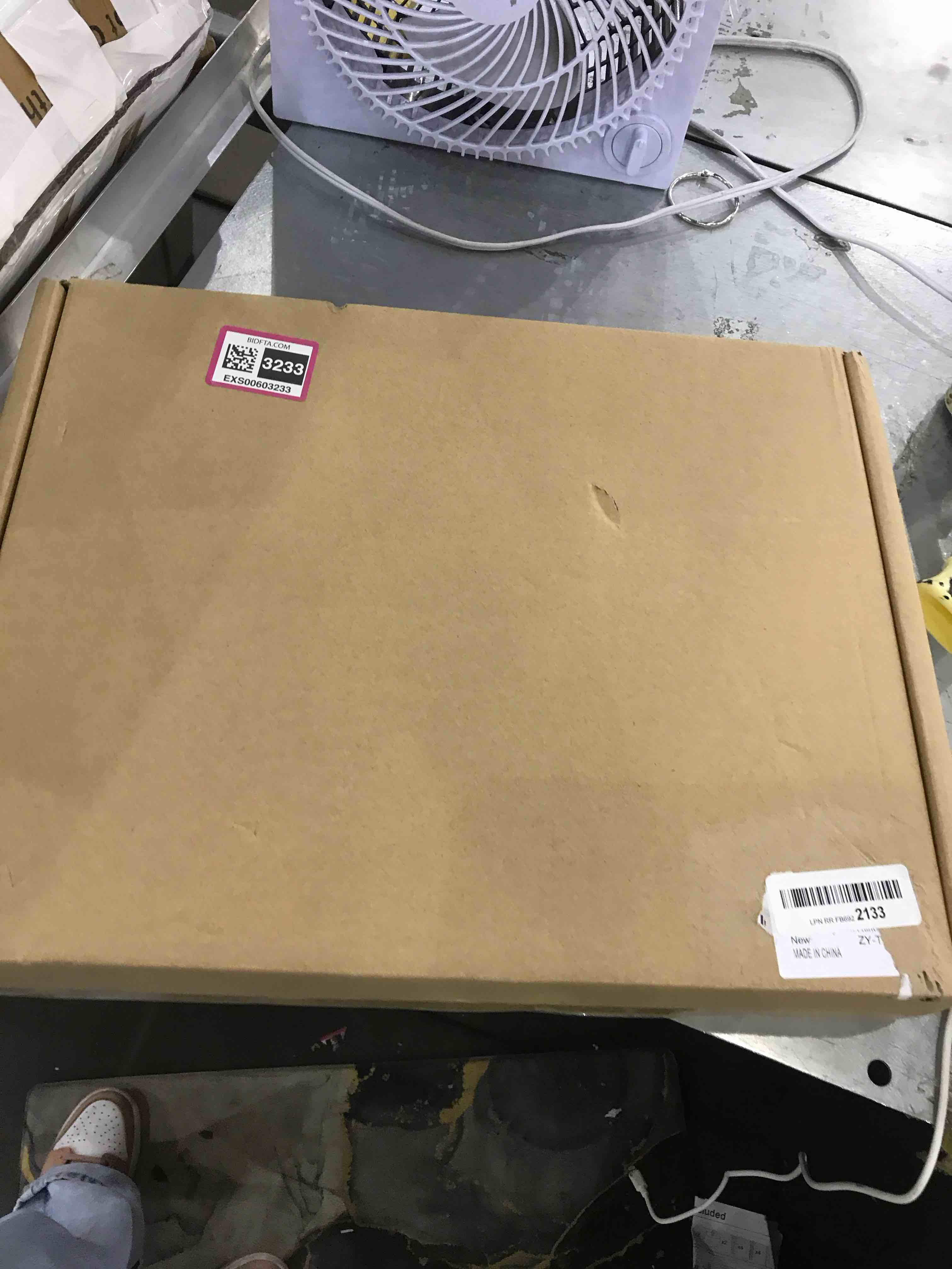 https://s3.amazonaws.com/lotting-images-prod/bidfta/EXS00603233_1698680969791.jpeg