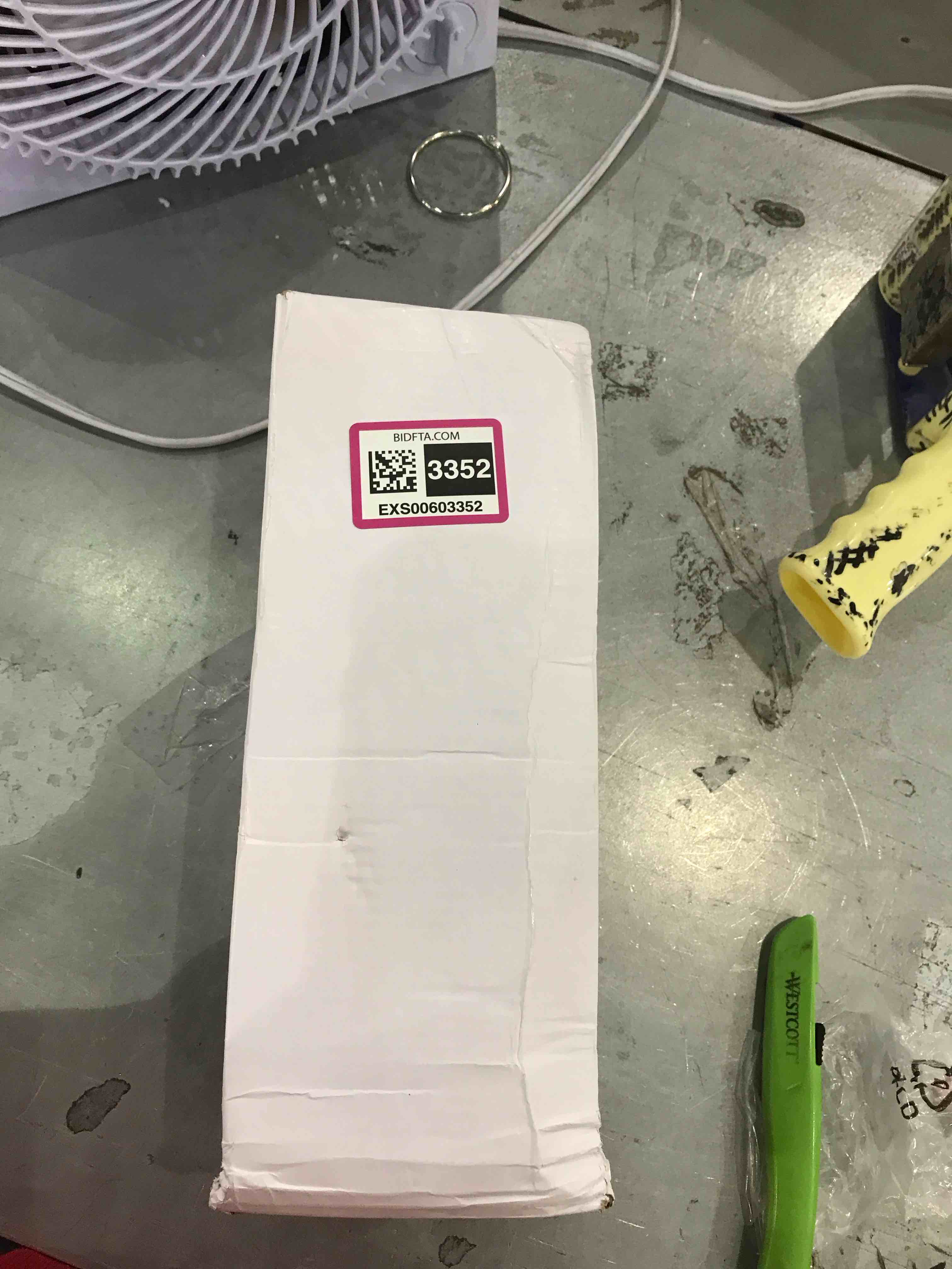 https://s3.amazonaws.com/lotting-images-prod/bidfta/EXS00603352_1698756045651.jpeg