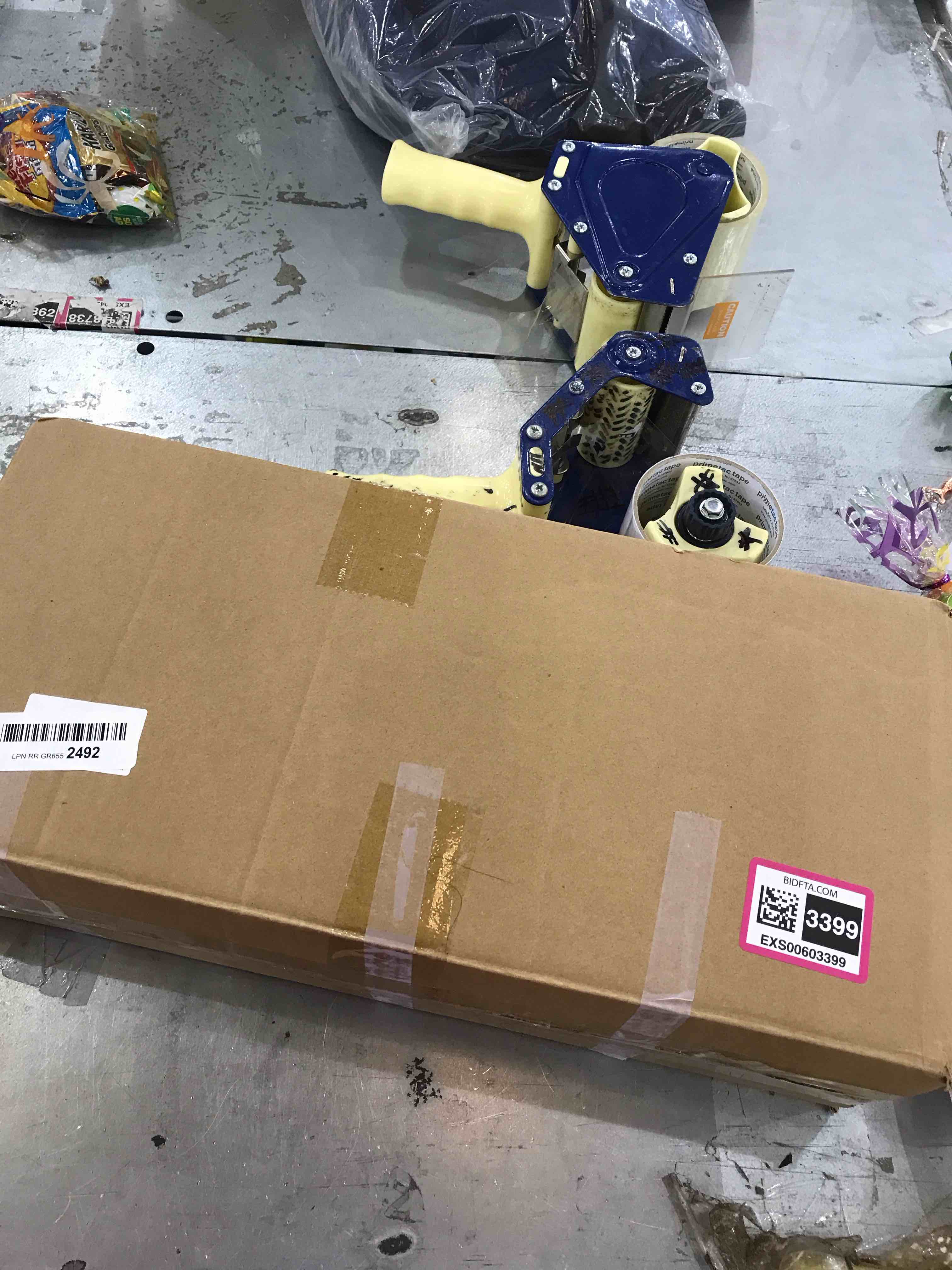 https://s3.amazonaws.com/lotting-images-prod/bidfta/EXS00603399_1698773901917.jpeg