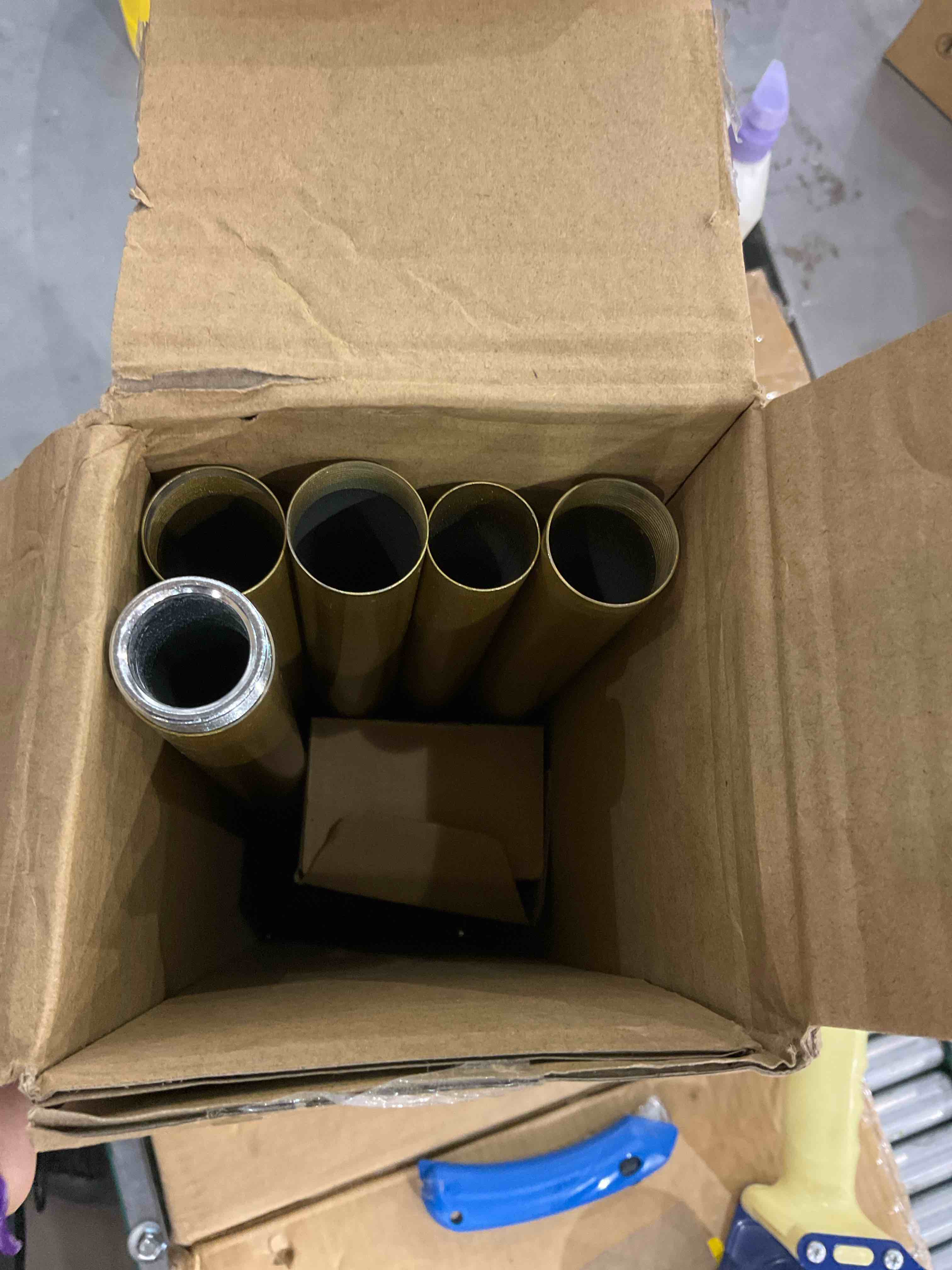 https://s3.amazonaws.com/lotting-images-prod/bidfta/EXS00603586_1698156245375.jpeg